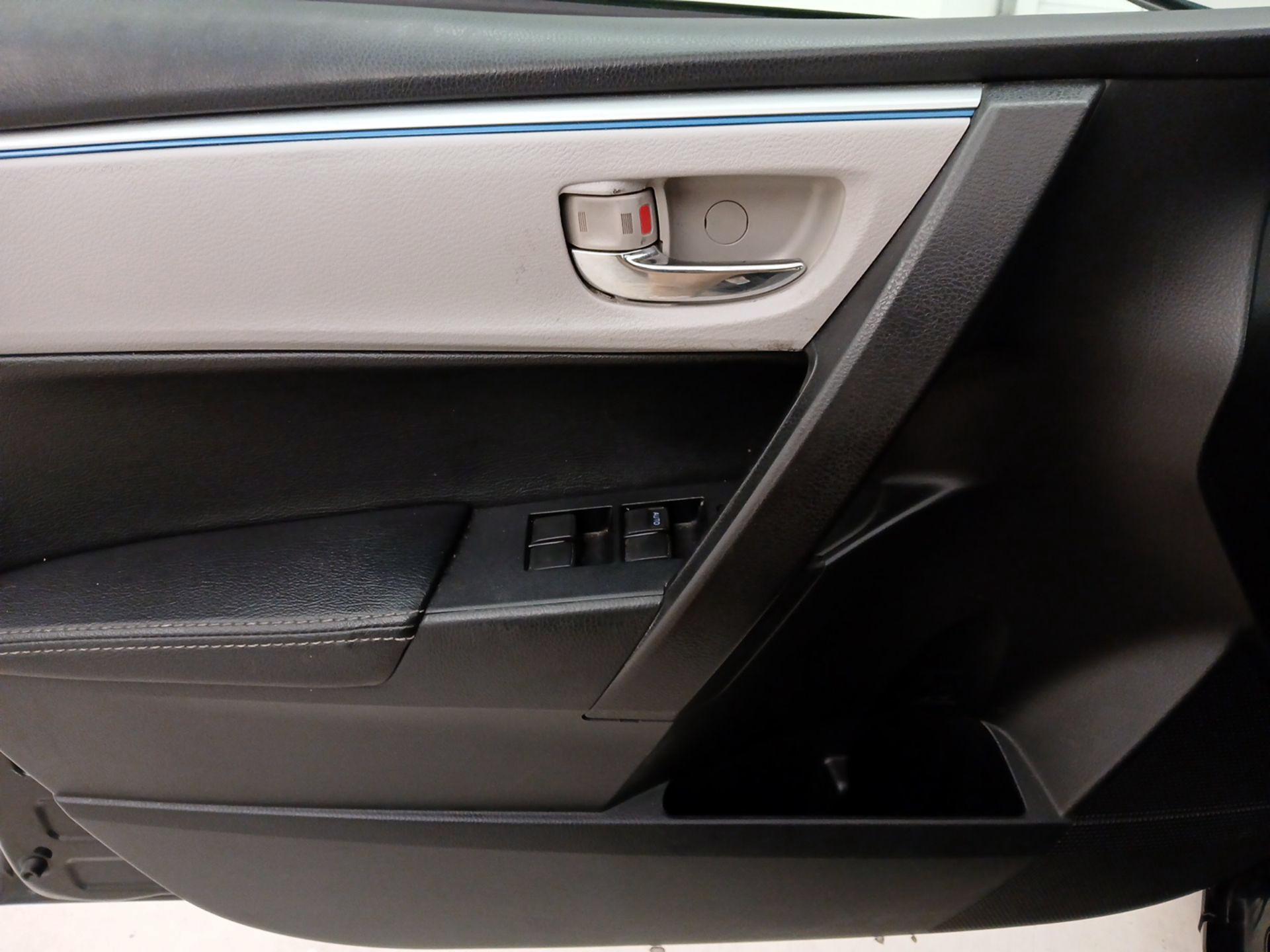 Thumbnail: 2015 Toyota Corolla - 12