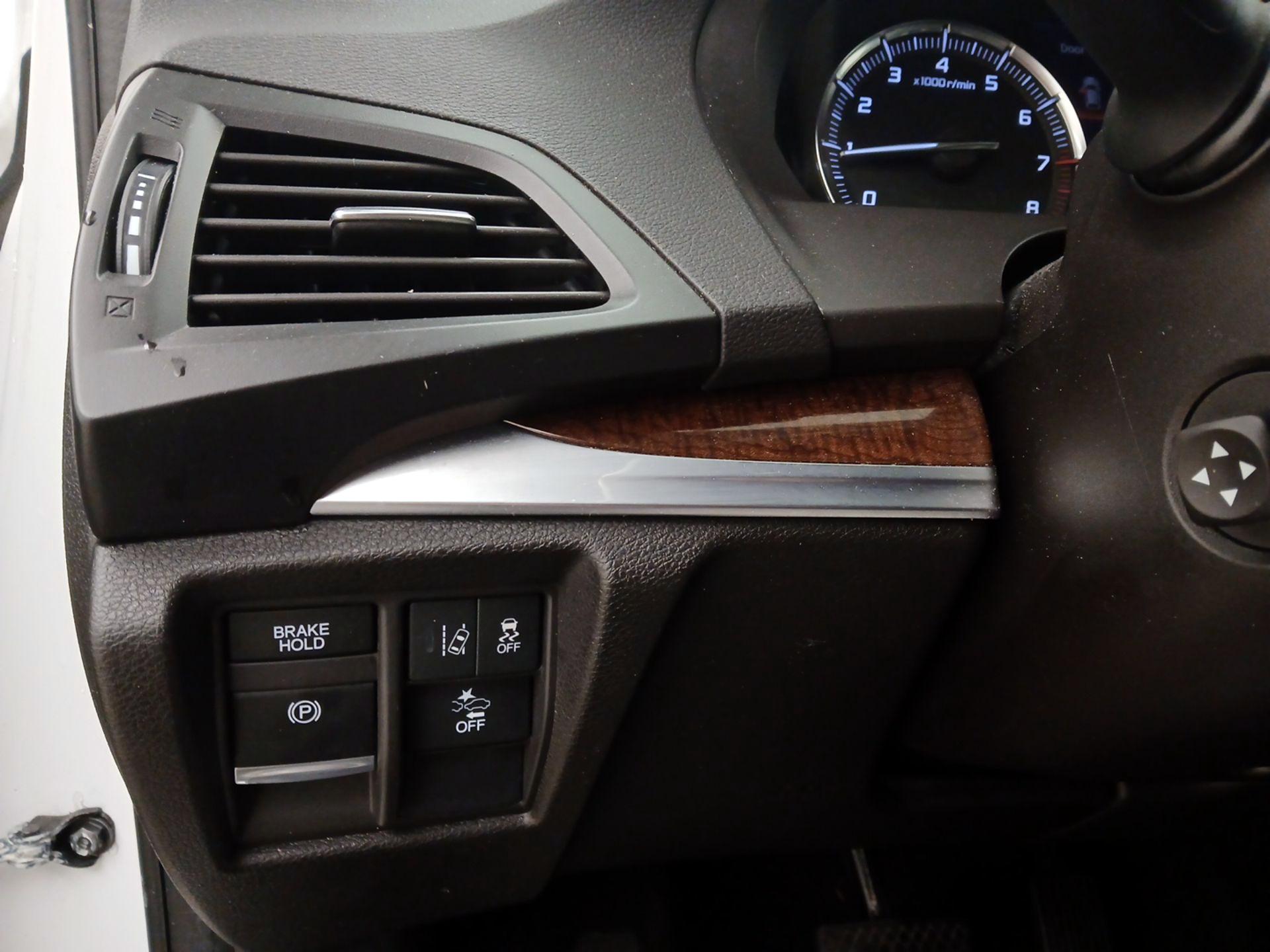 Thumbnail: 2020 Acura MDX - 13