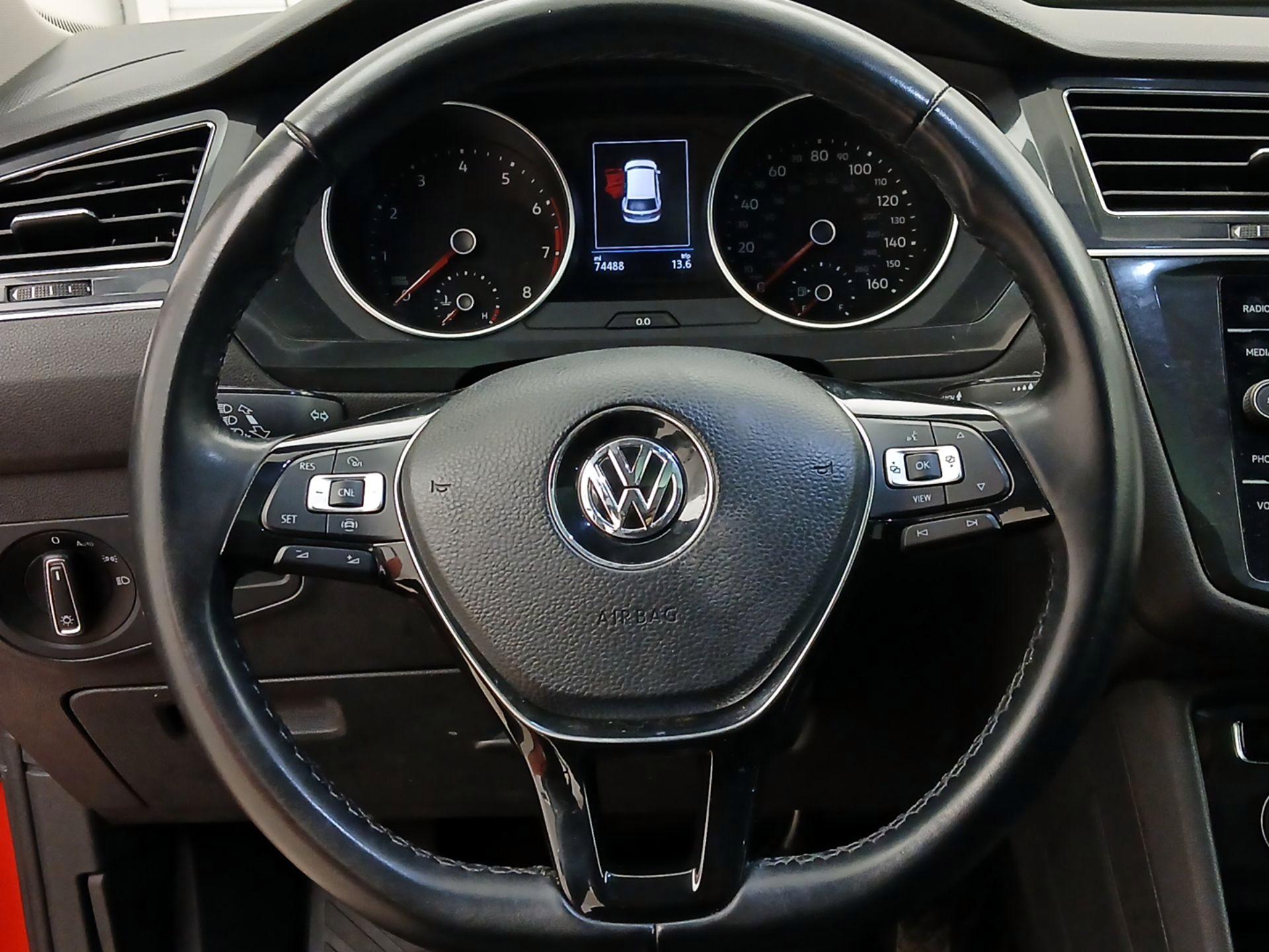 Thumbnail: 2019 Volkswagen Tiguan - 10