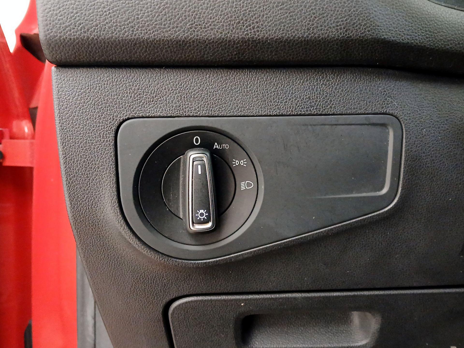 Thumbnail: 2019 Volkswagen Tiguan - 13