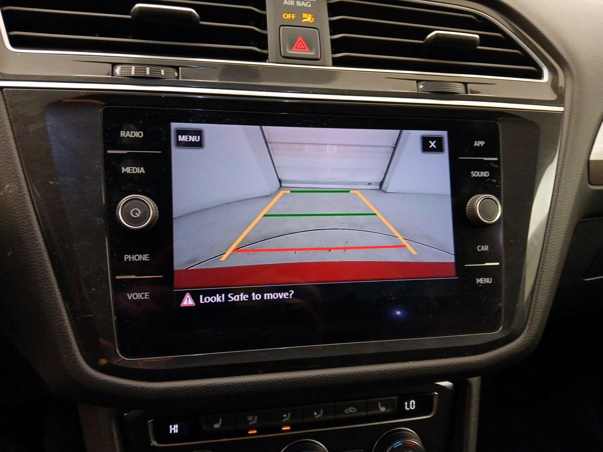 Thumbnail: 2019 Volkswagen Tiguan - 14