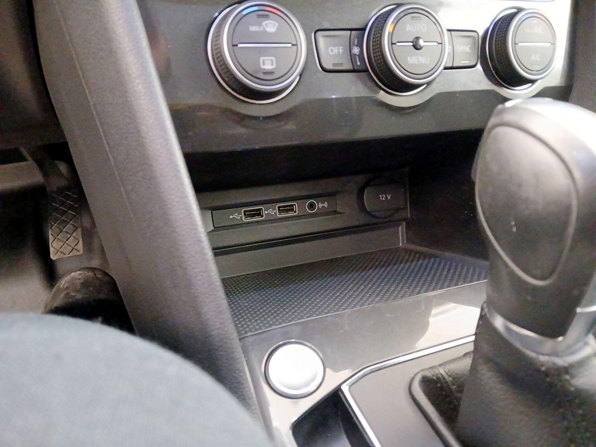 Thumbnail: 2019 Volkswagen Tiguan - 18