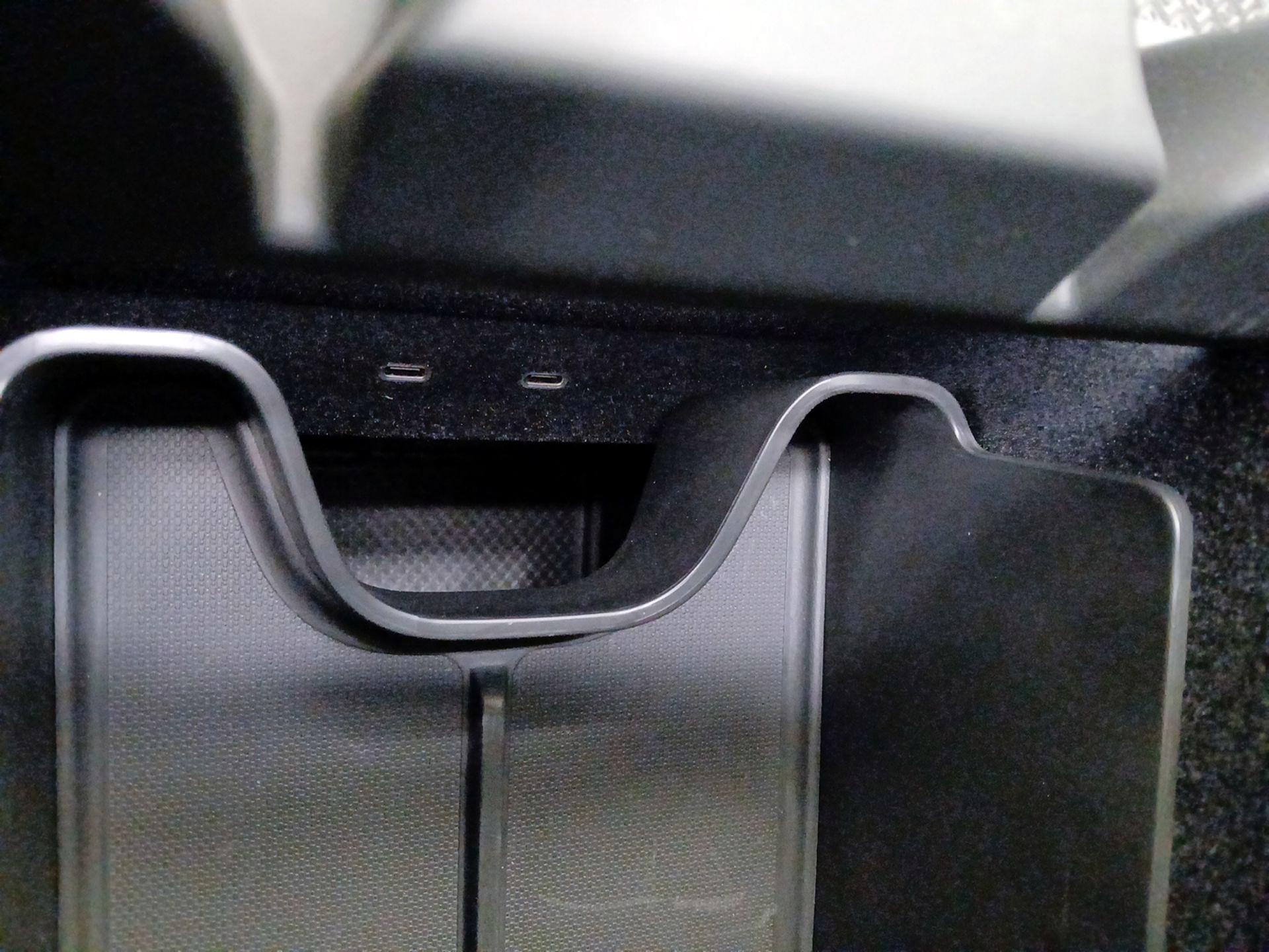 Thumbnail: 2023 Rivian R1T - 18