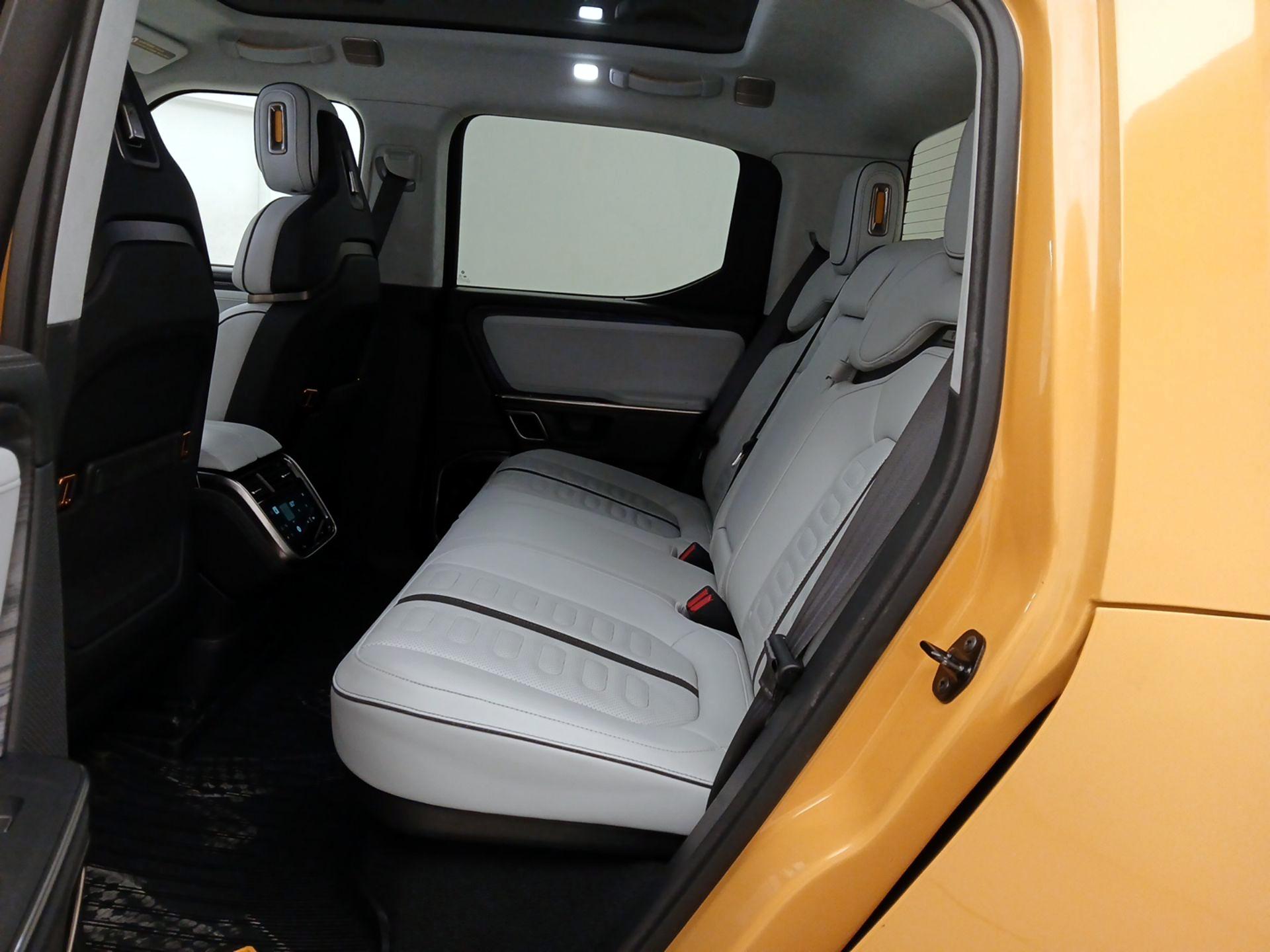 Thumbnail: 2023 Rivian R1T - 20