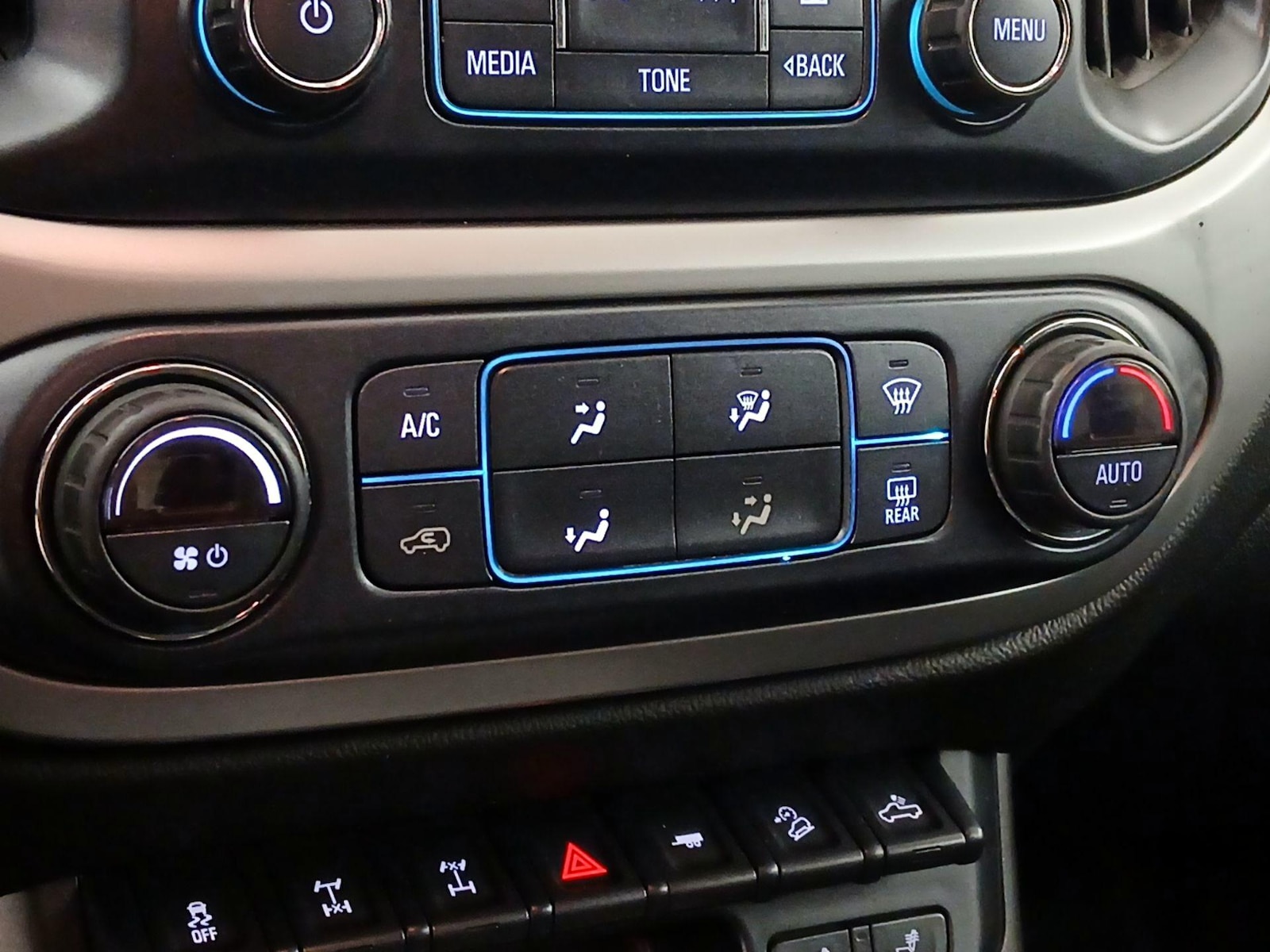 2018 Chevrolet Colorado ZR2 - Photo 18