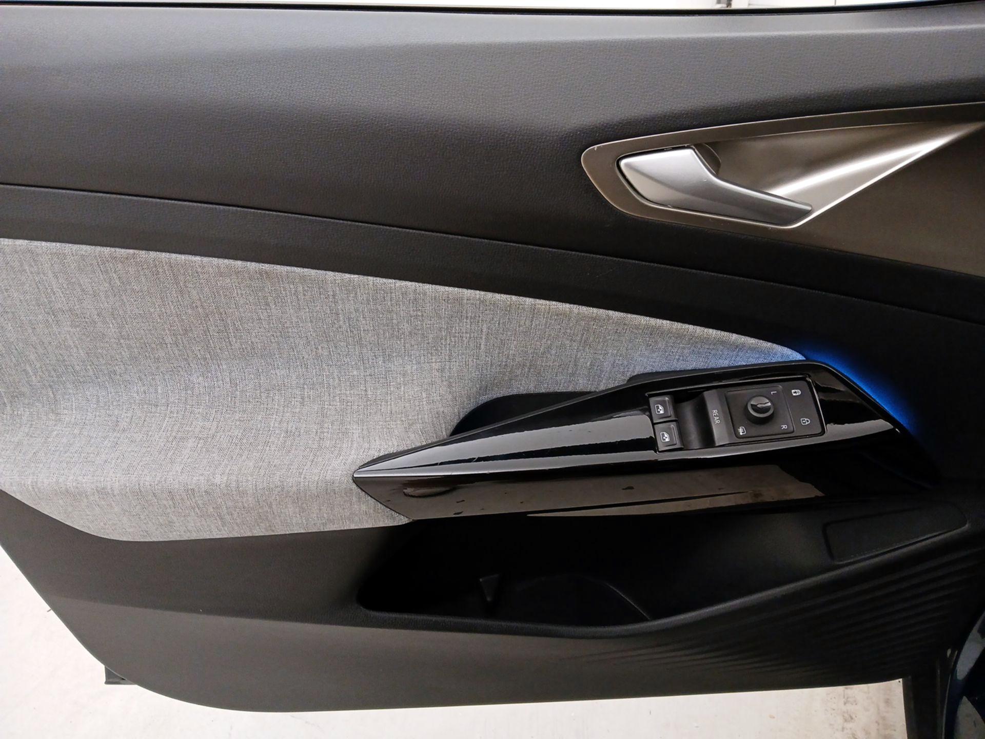 Thumbnail: 2023 Volkswagen ID.4 - 12