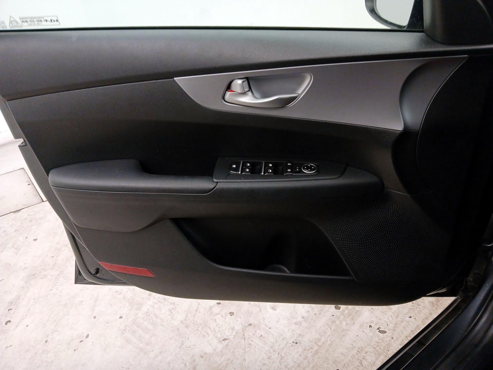 Thumbnail: 2023 Kia Forte - 12