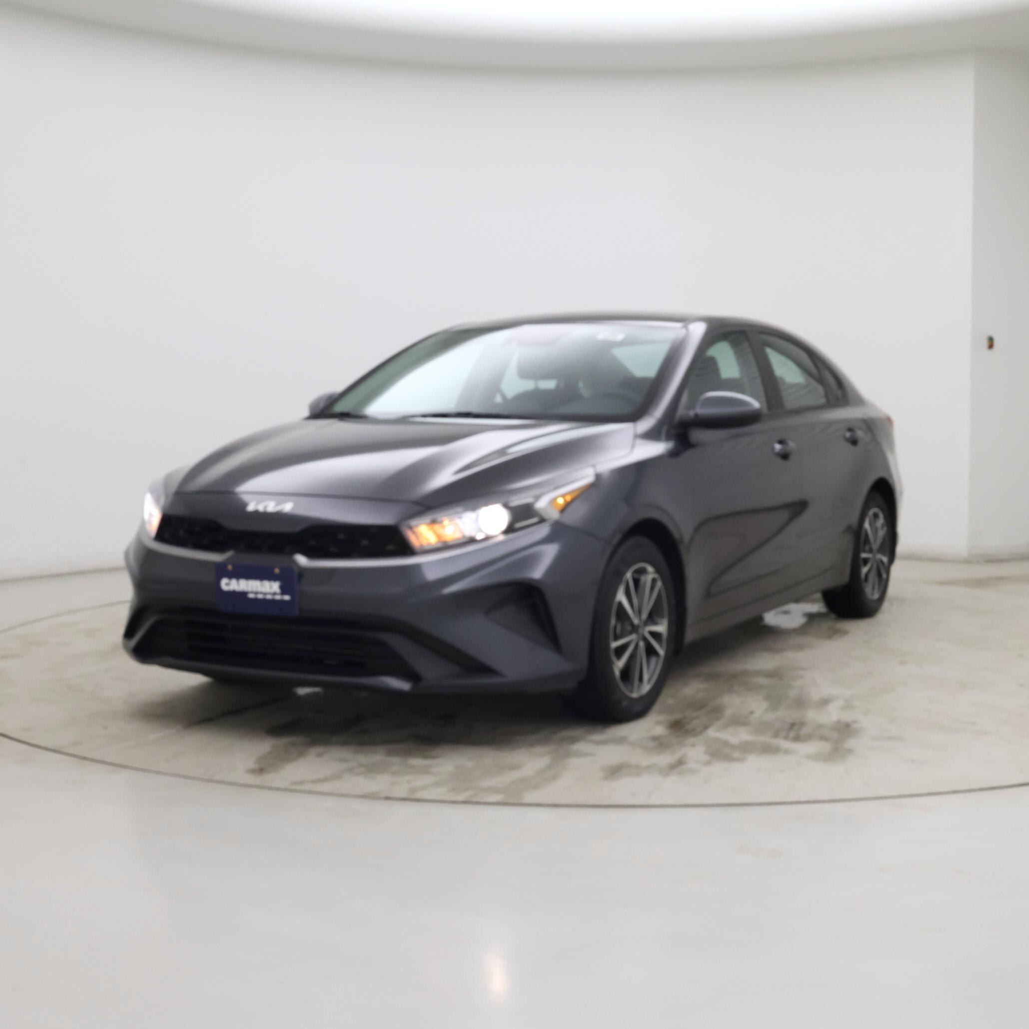 Thumbnail: 2023 Kia Forte - 4