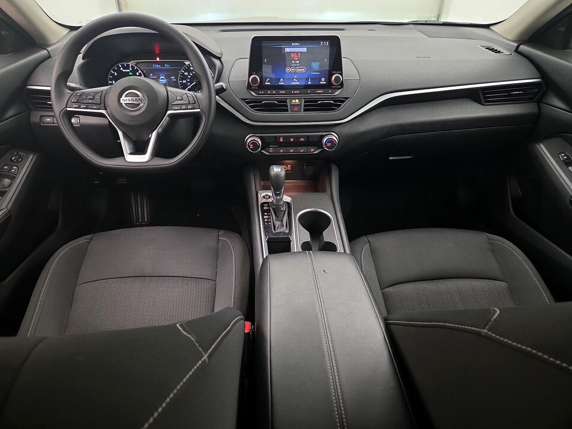 Thumbnail: 2022 Nissan Altima - 9