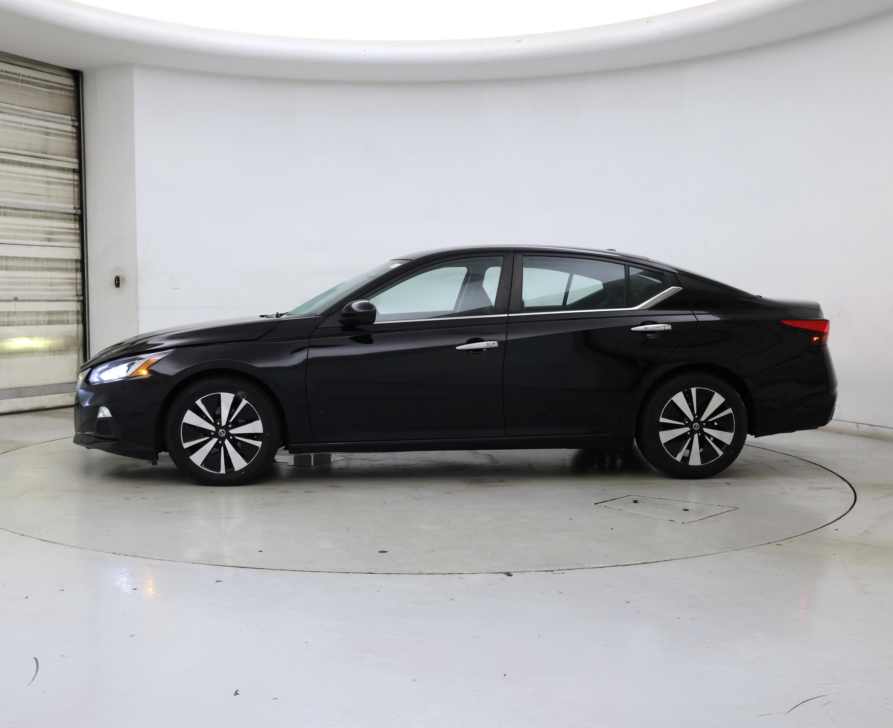 Thumbnail: 2022 Nissan Altima - 3