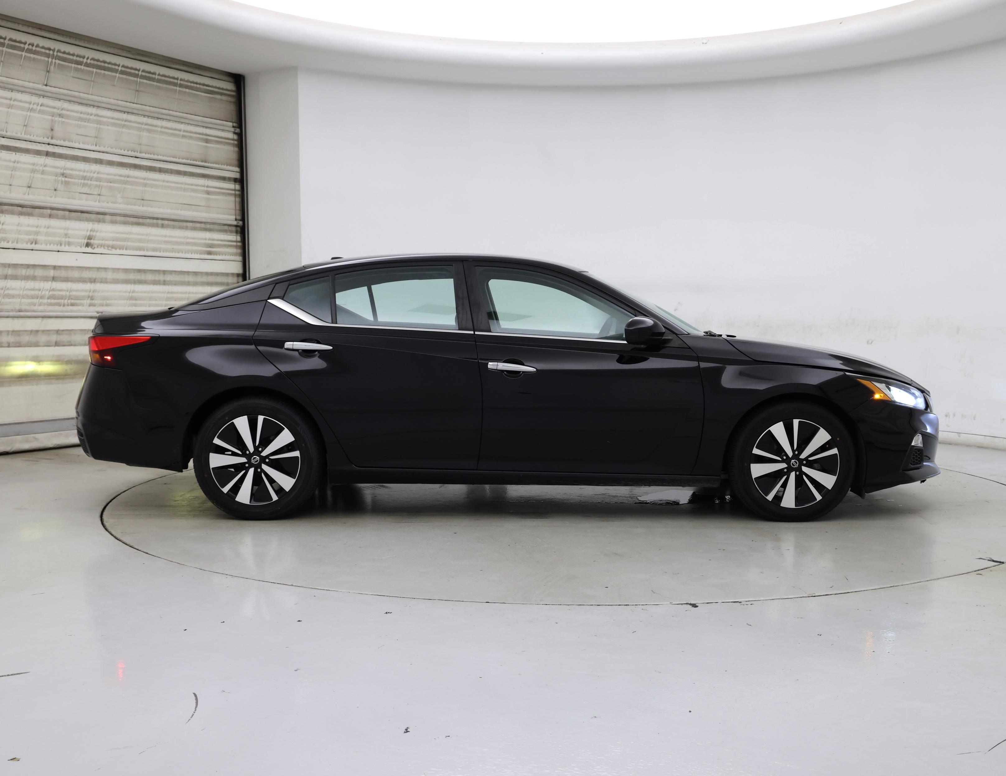 Thumbnail: 2022 Nissan Altima - 7