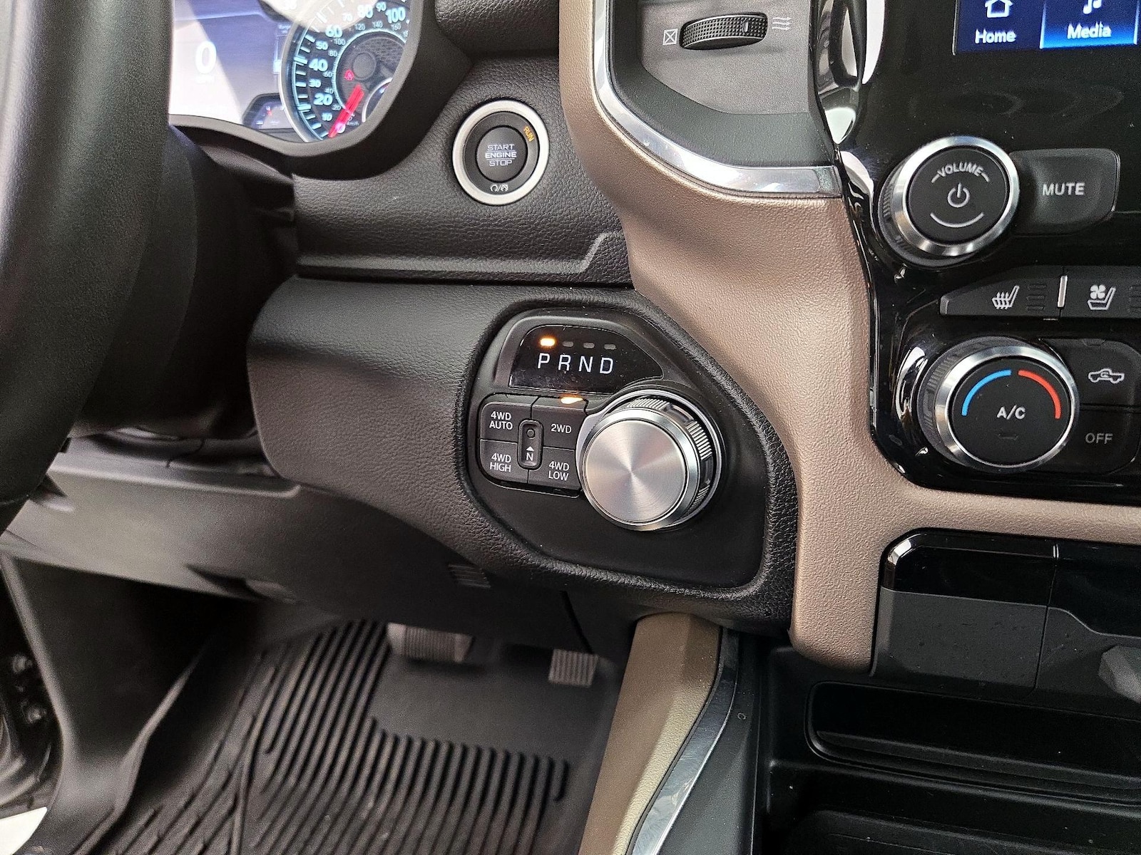 2022 RAM Ram 1500 Pickup Laramie - Photo 19