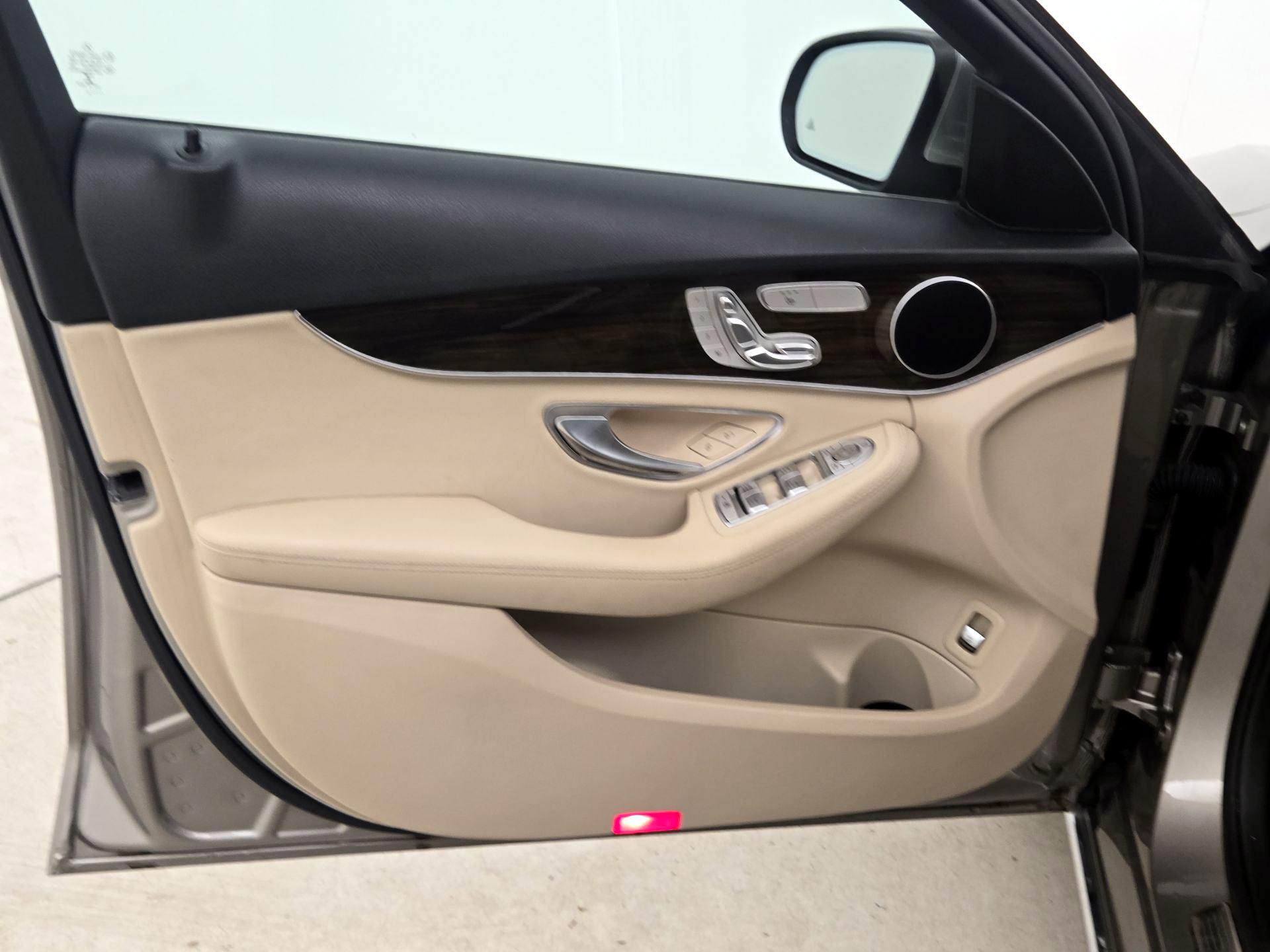 Thumbnail: 2020 Mercedes-Benz C-Class - 12