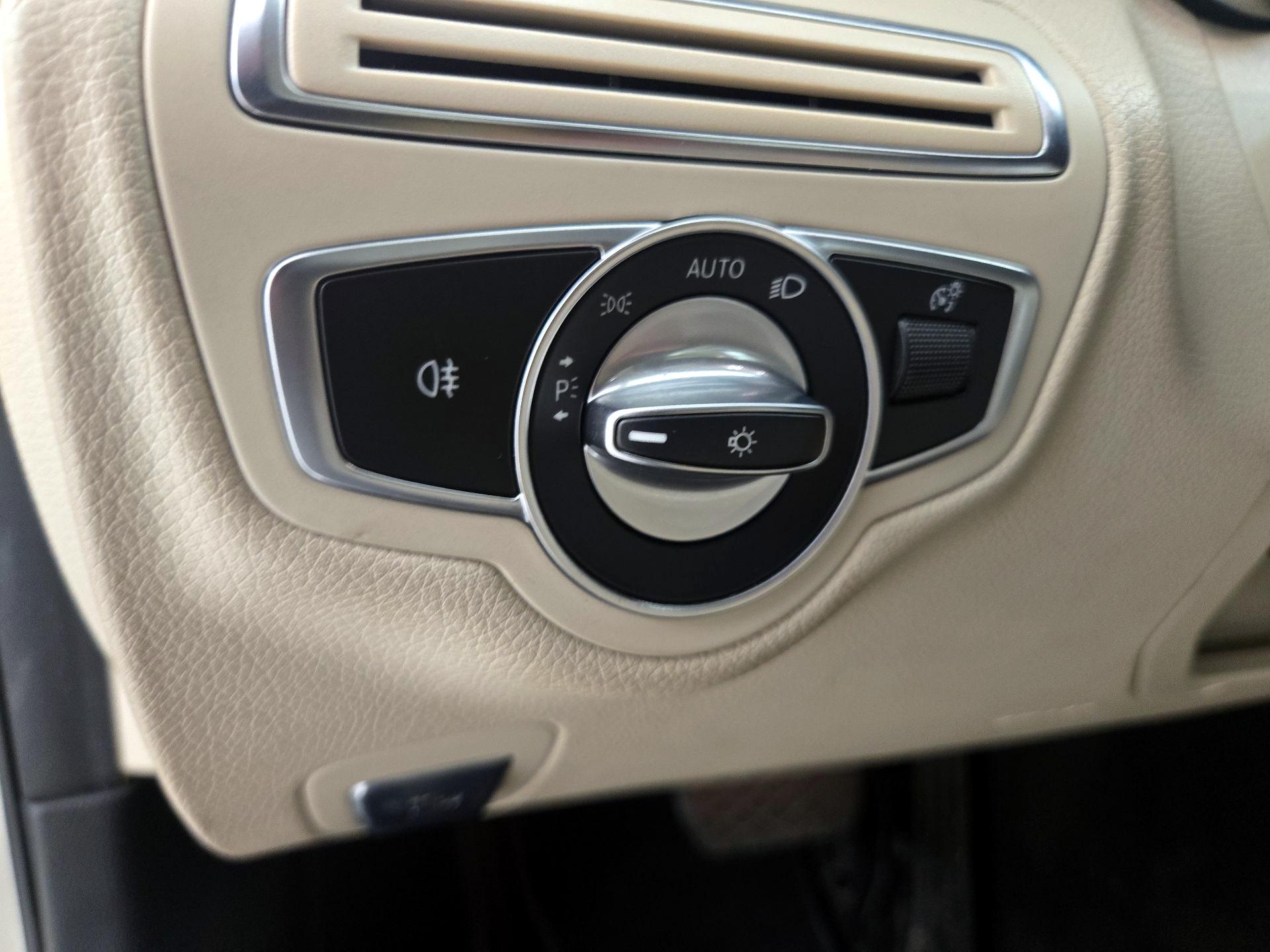 Thumbnail: 2020 Mercedes-Benz C-Class - 13