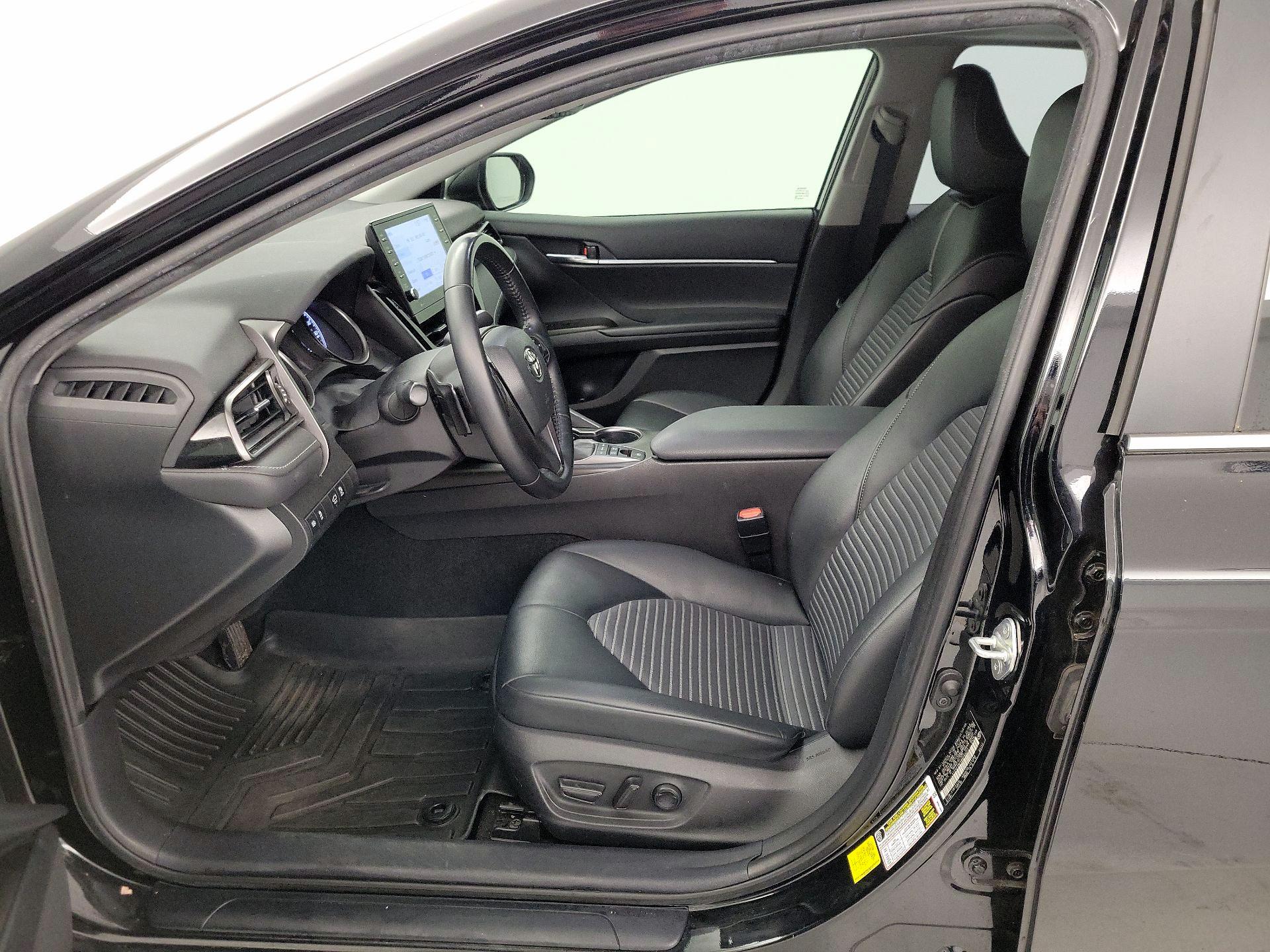 Thumbnail: 2022 Toyota Camry - 11