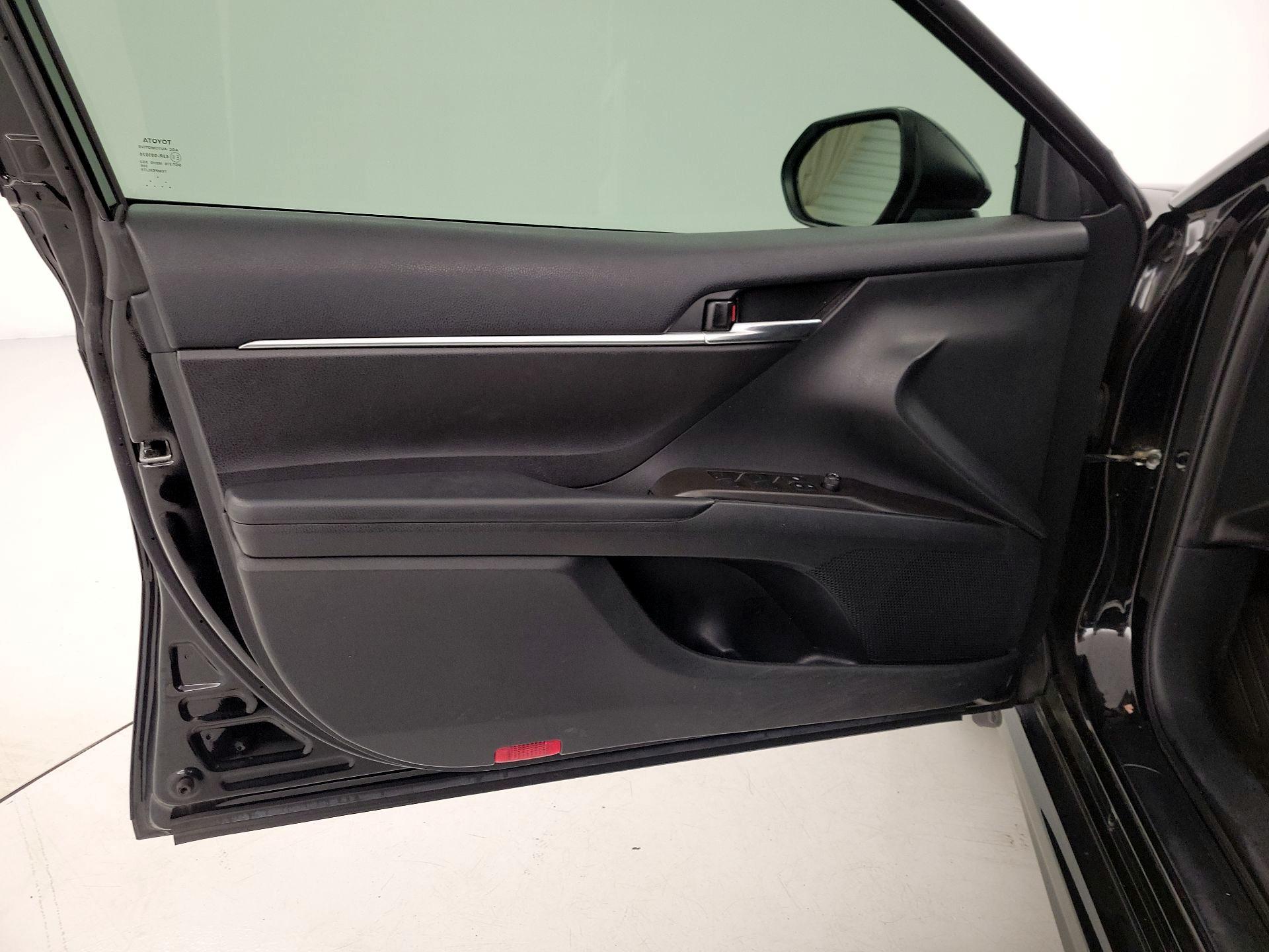 Thumbnail: 2022 Toyota Camry - 12