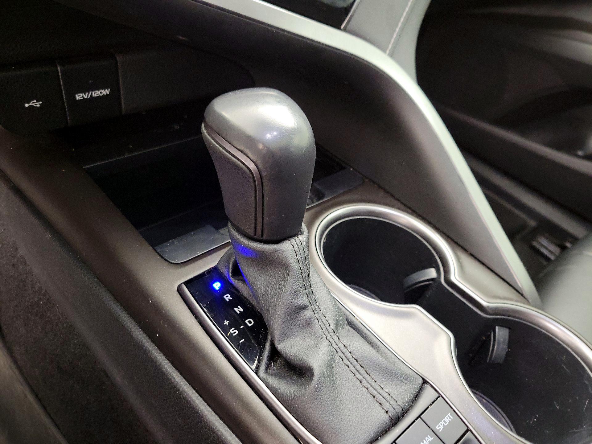 Thumbnail: 2022 Toyota Camry - 17