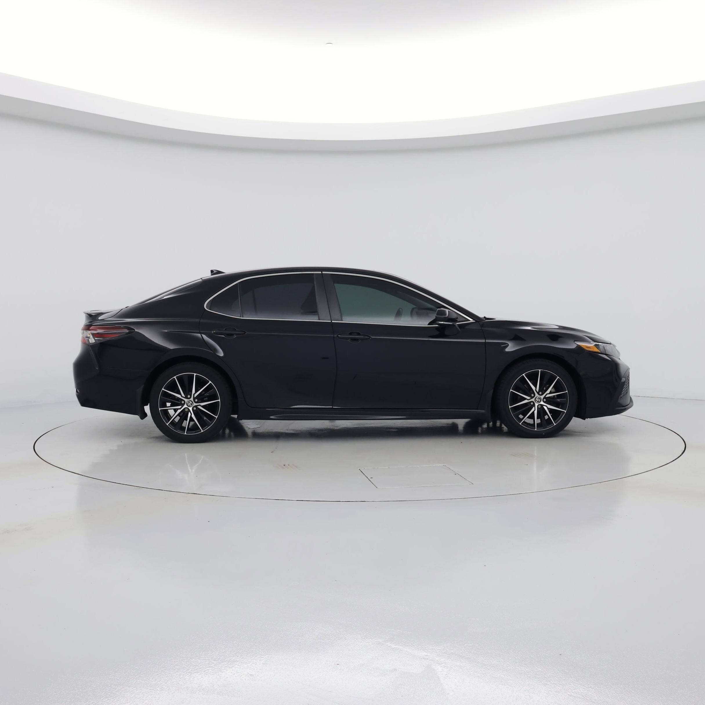 Thumbnail: 2022 Toyota Camry - 7