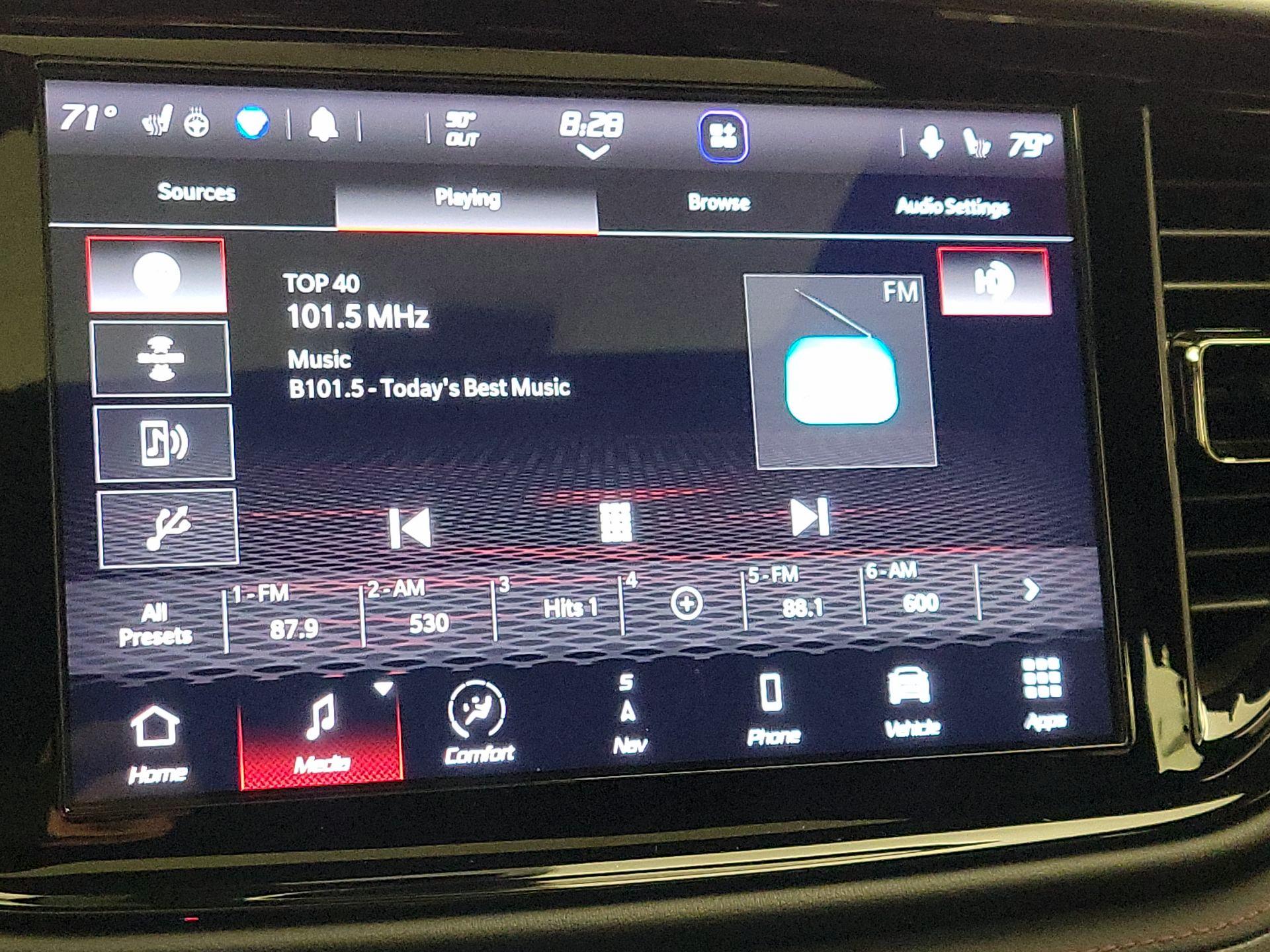 Thumbnail: 2022 Dodge Durango - 16