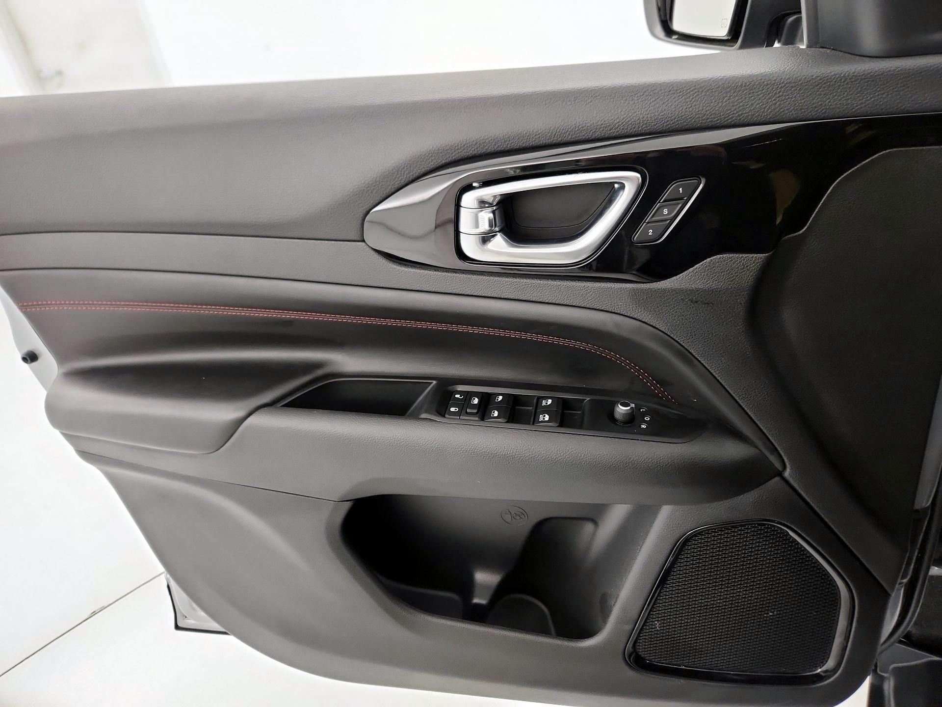 Thumbnail: 2022 Jeep Compass - 12