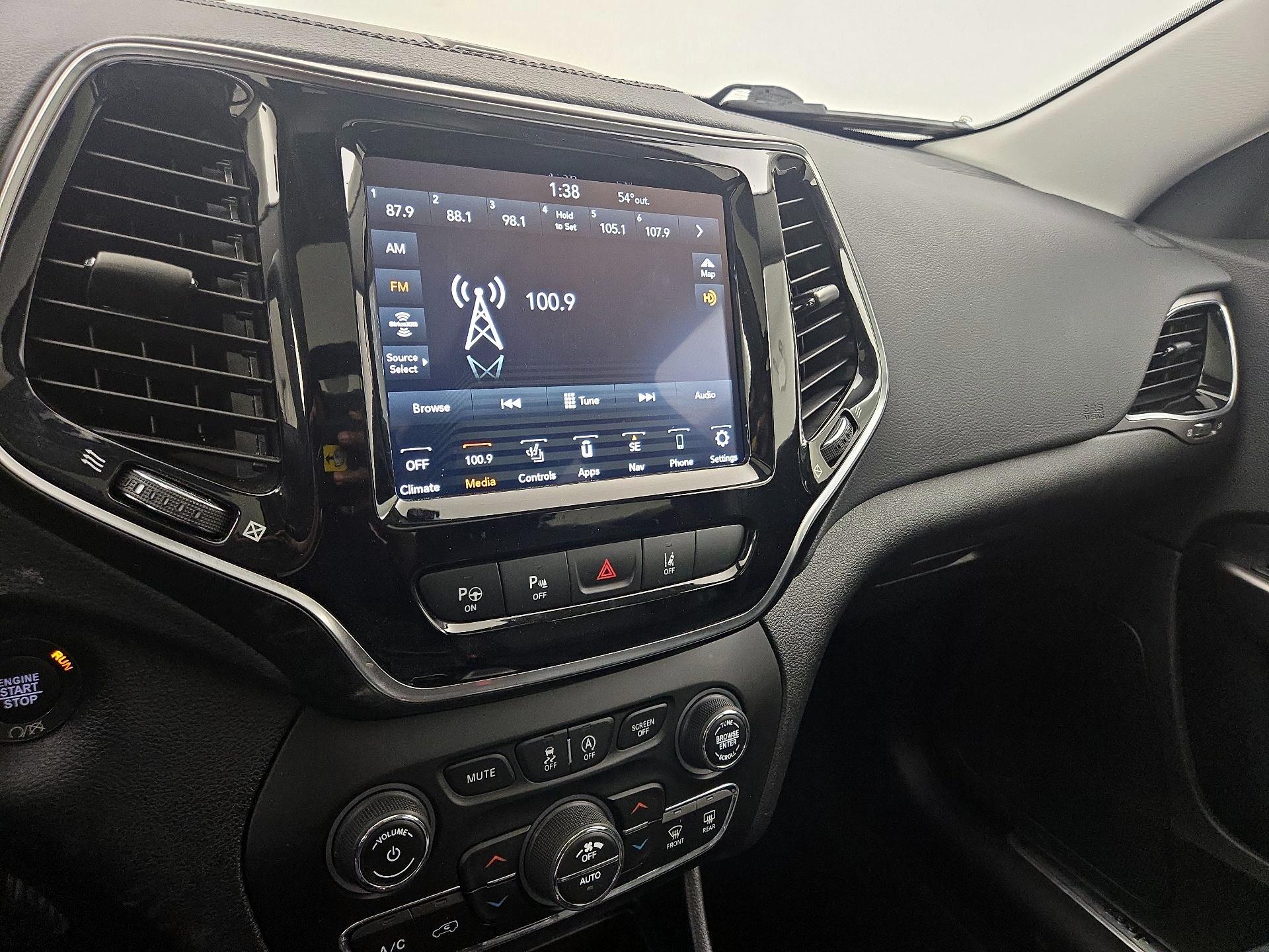 Thumbnail: 2021 Jeep Cherokee - 16