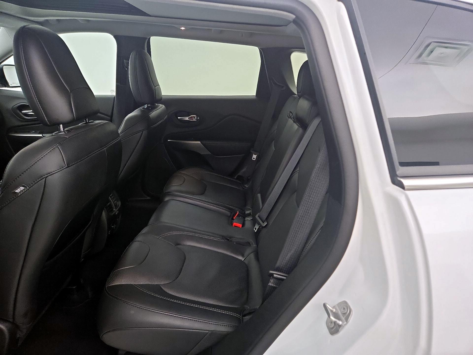 Thumbnail: 2021 Jeep Cherokee - 20