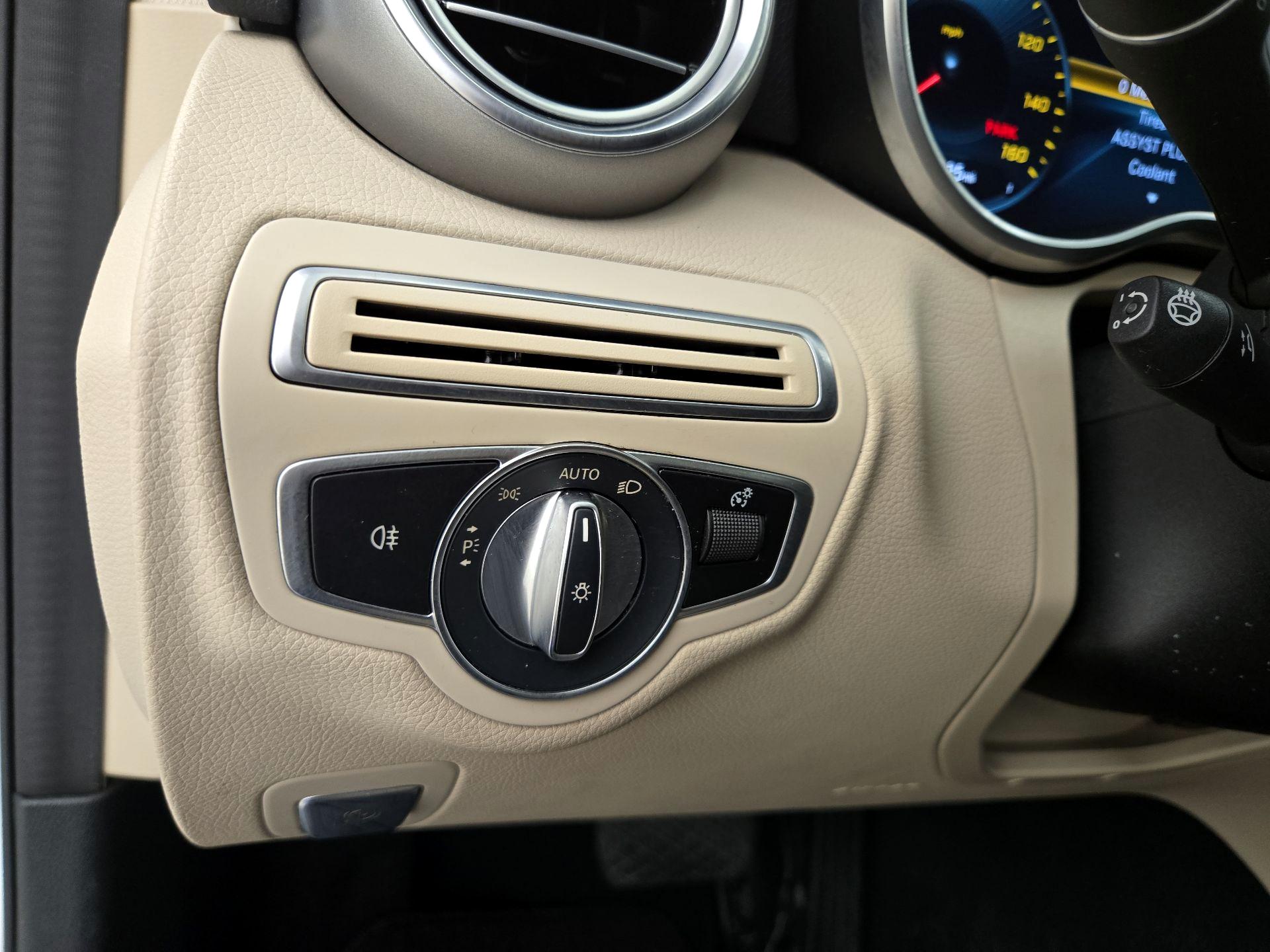 Thumbnail: 2021 Mercedes-Benz C-Class - 13