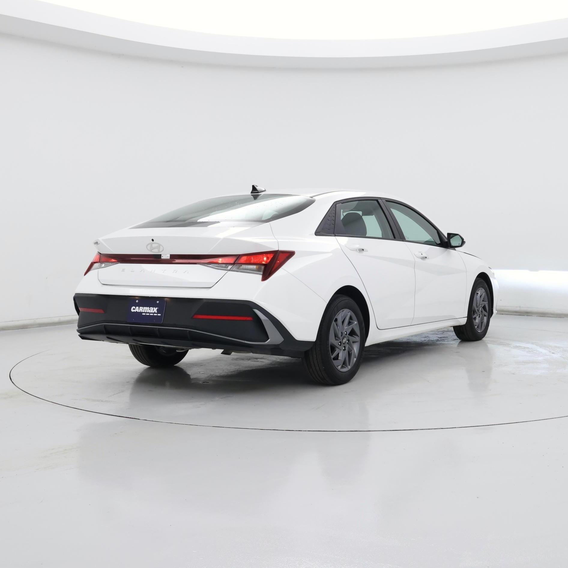 Thumbnail: 2024 Hyundai Elantra - 8