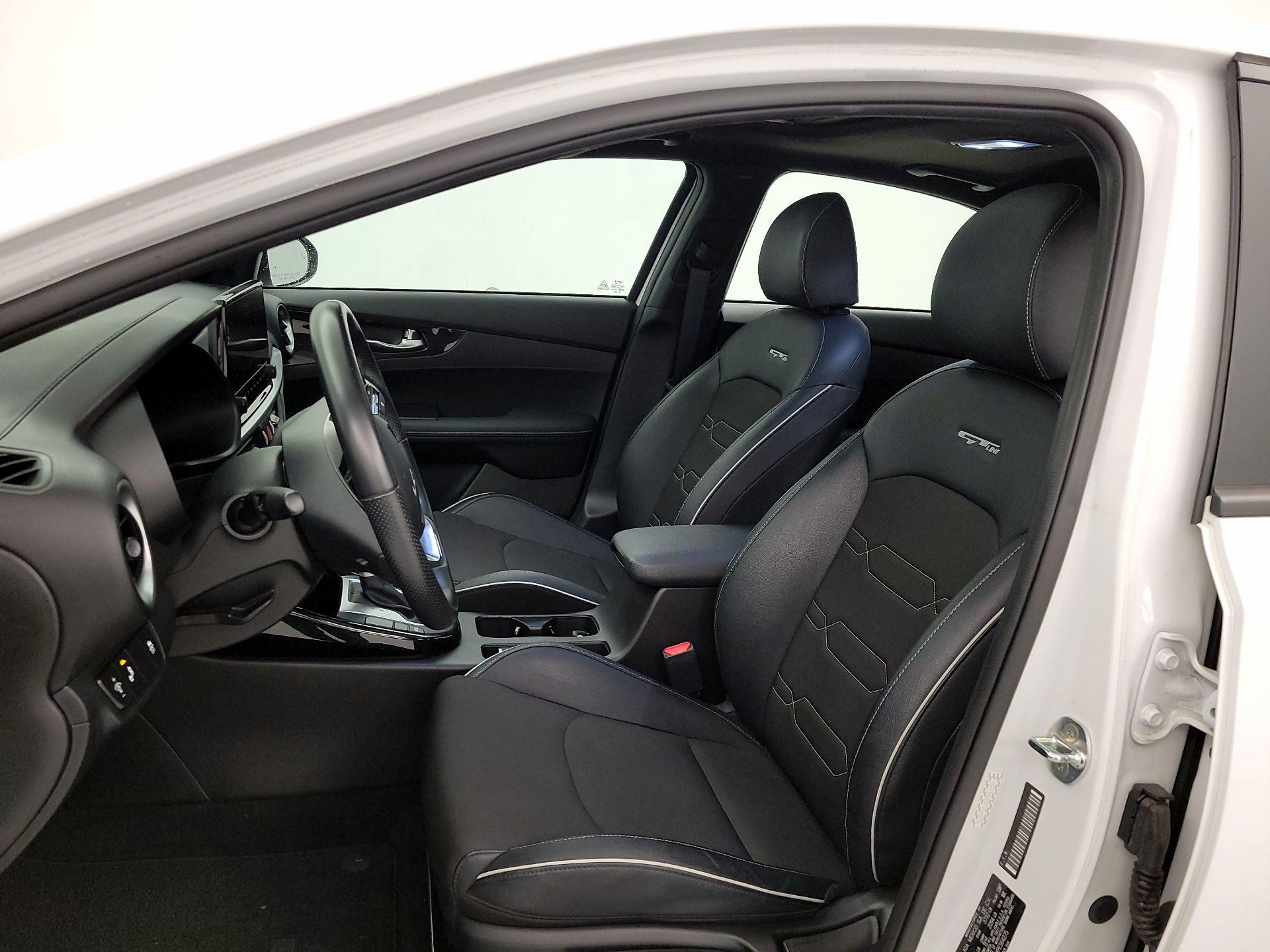 Thumbnail: 2023 Kia Forte - 11