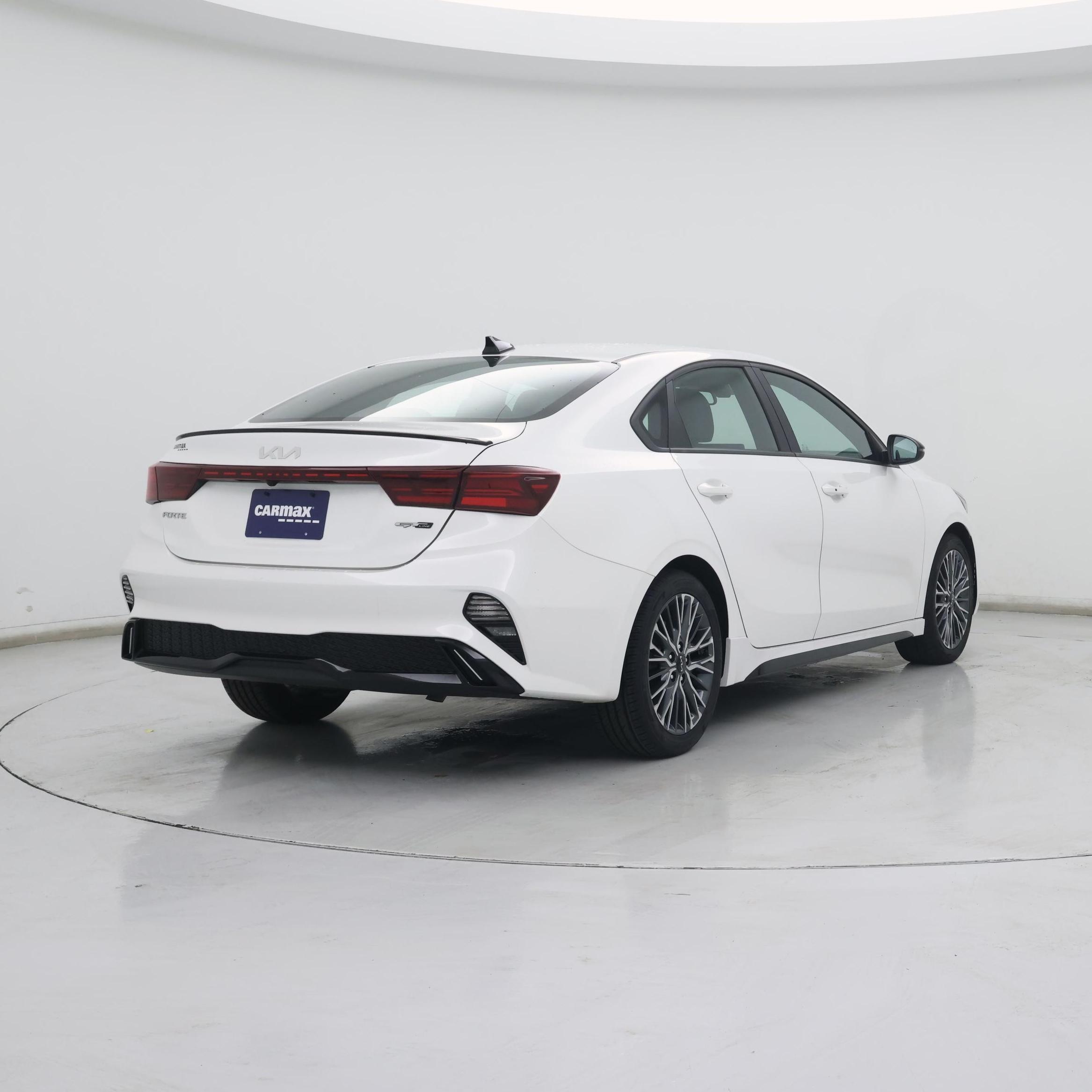 Thumbnail: 2023 Kia Forte - 8