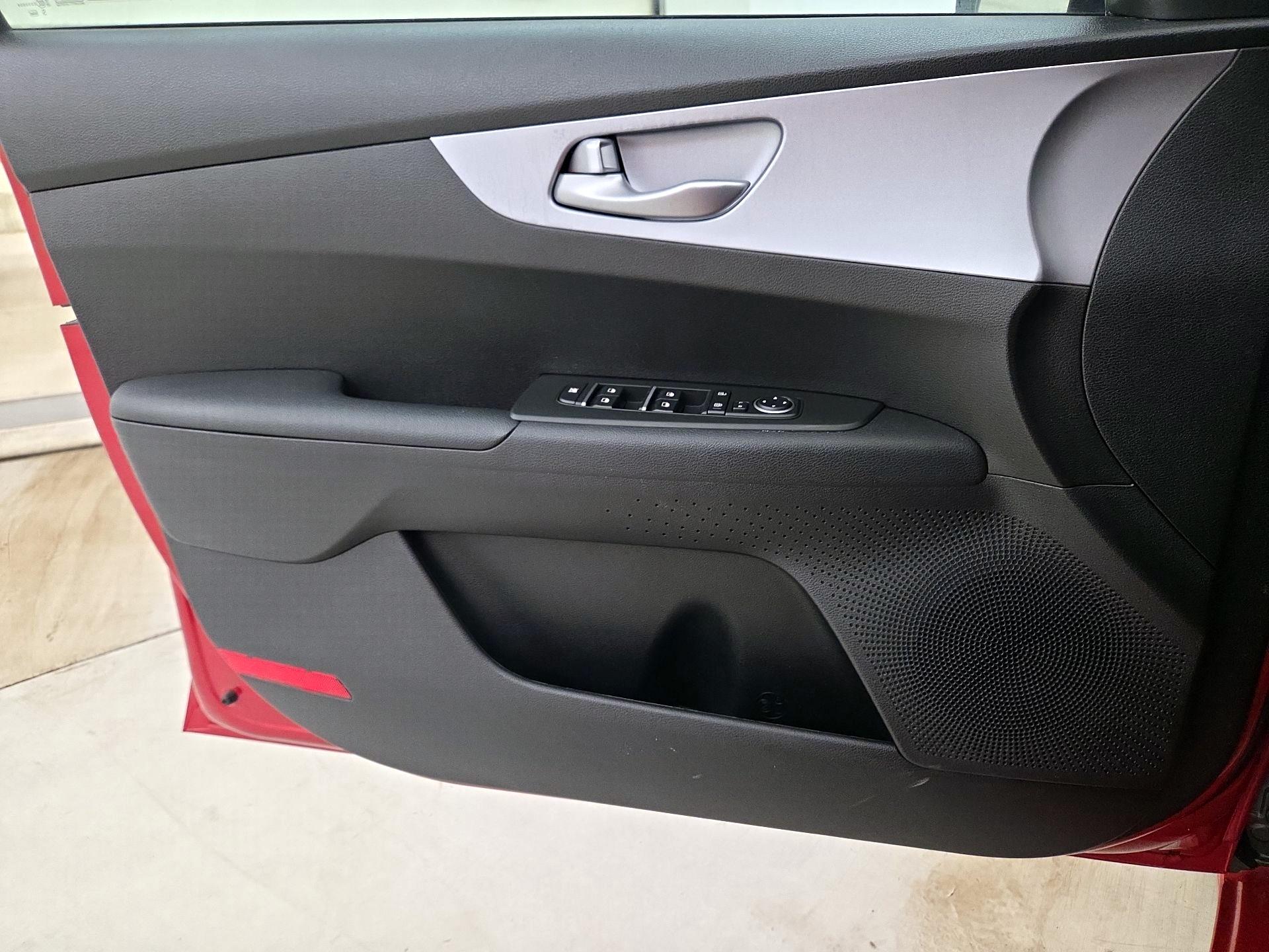 Thumbnail: 2023 Kia Forte - 12