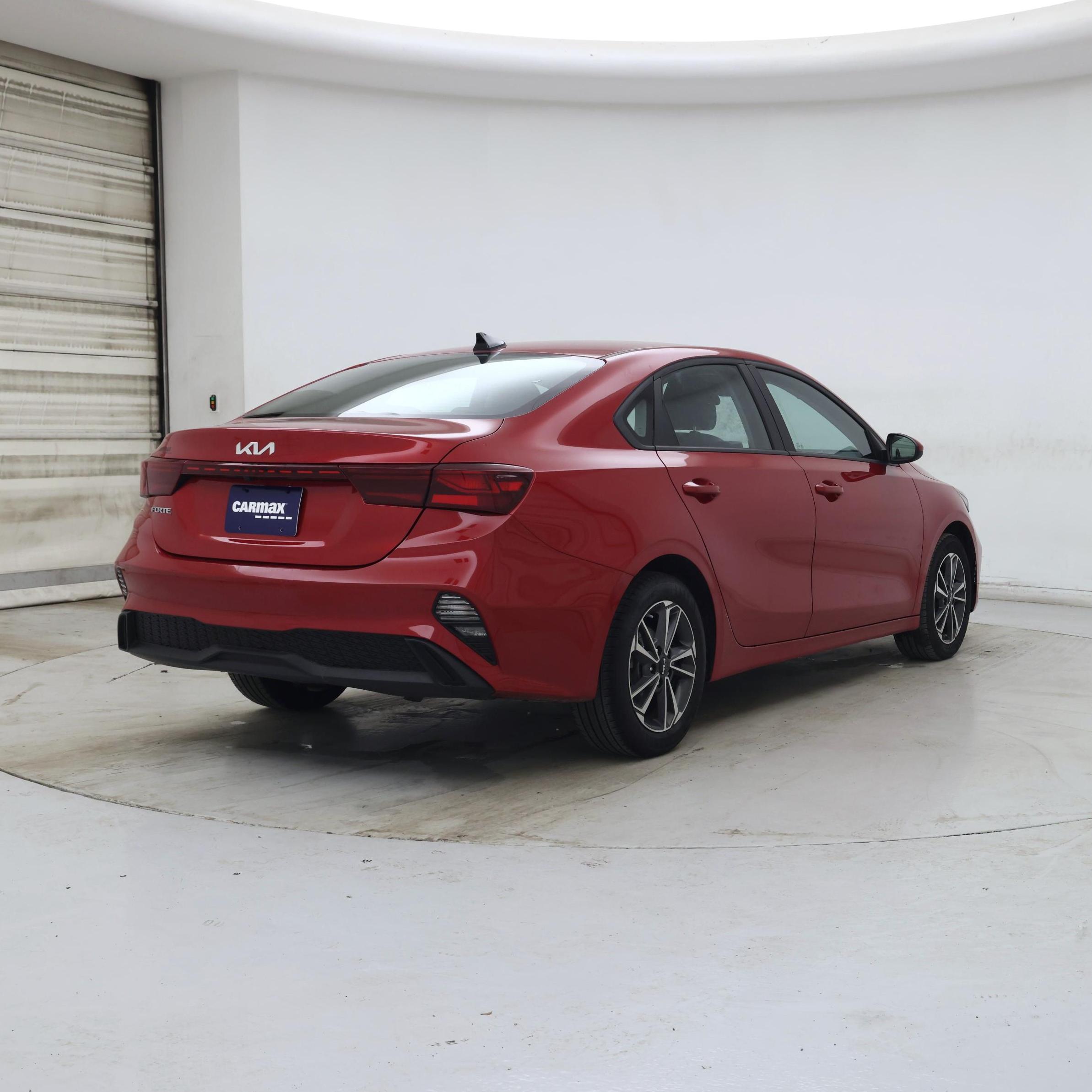 Thumbnail: 2023 Kia Forte - 8