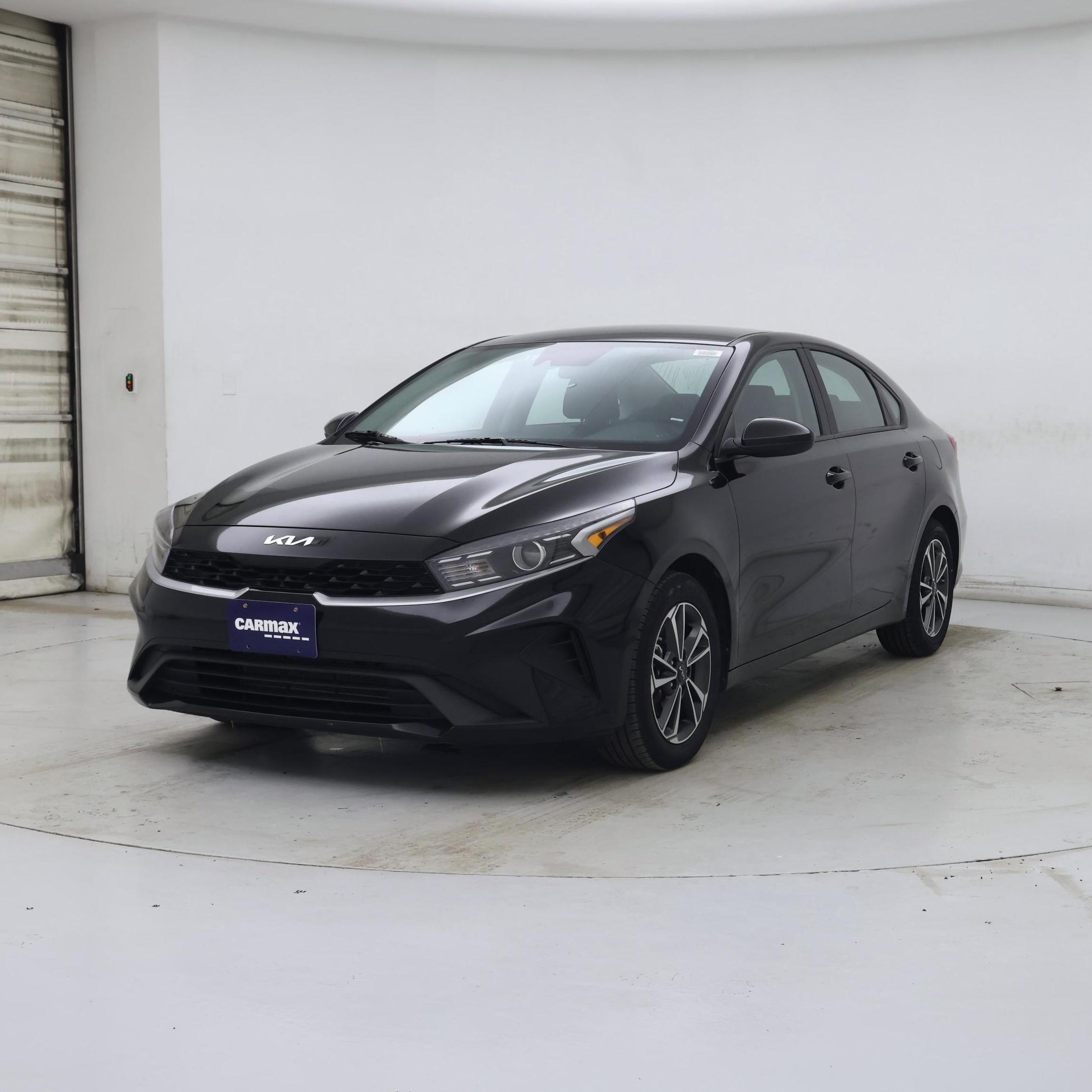 Thumbnail: 2024 Kia Forte - 4