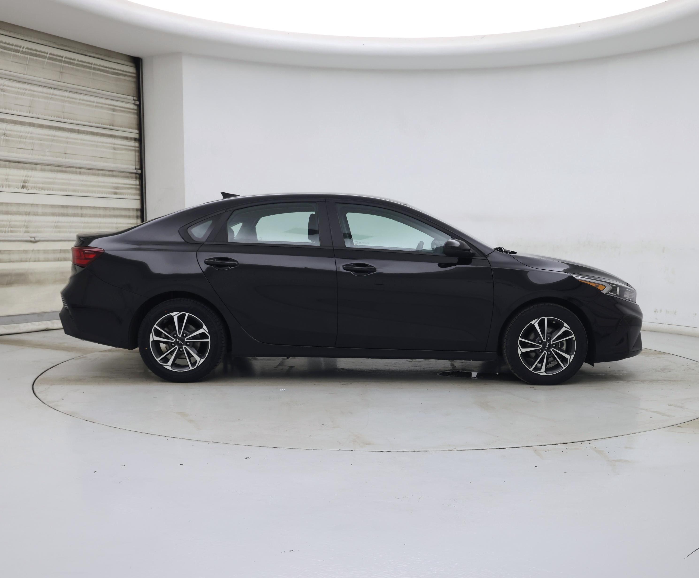 Thumbnail: 2024 Kia Forte - 7