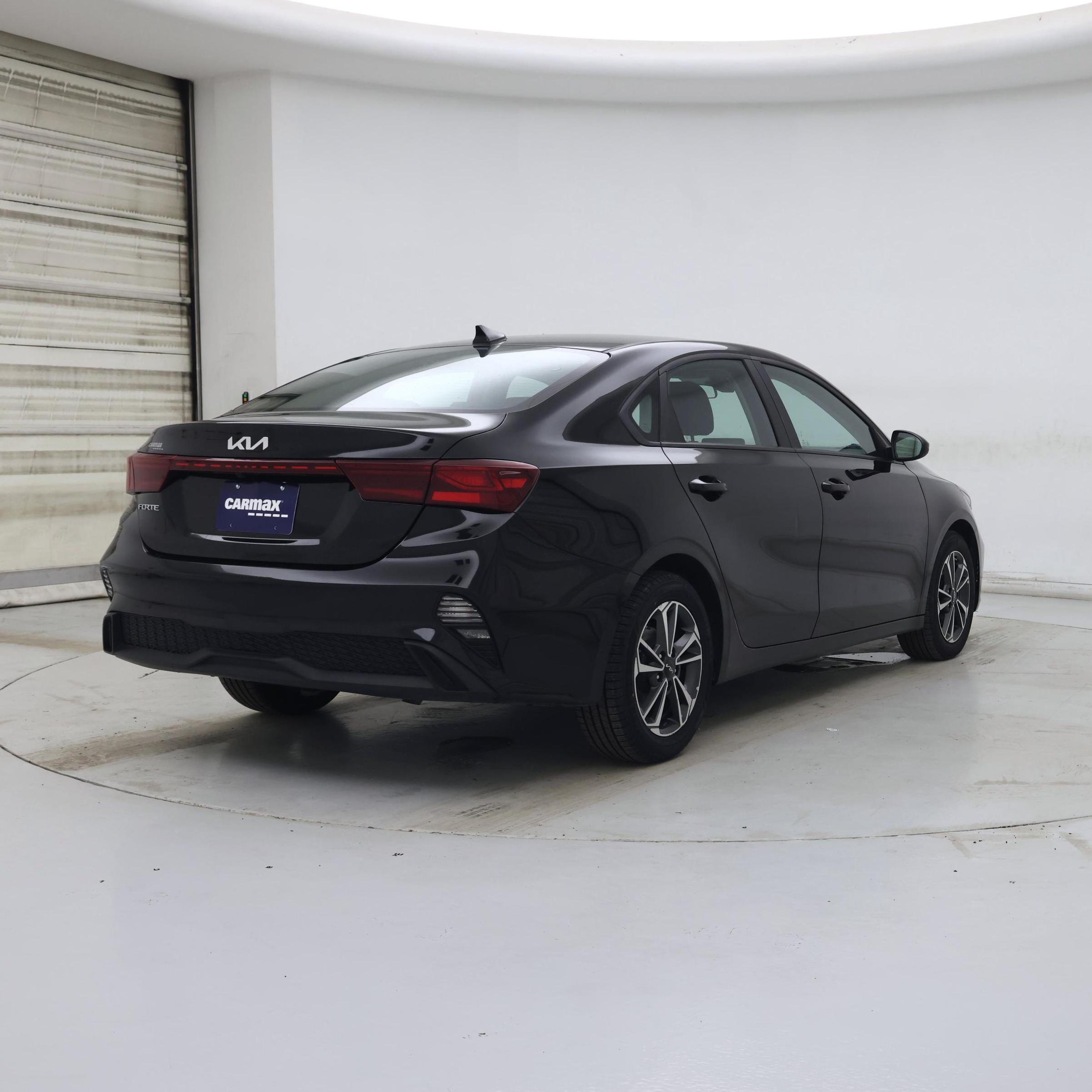 Thumbnail: 2024 Kia Forte - 8