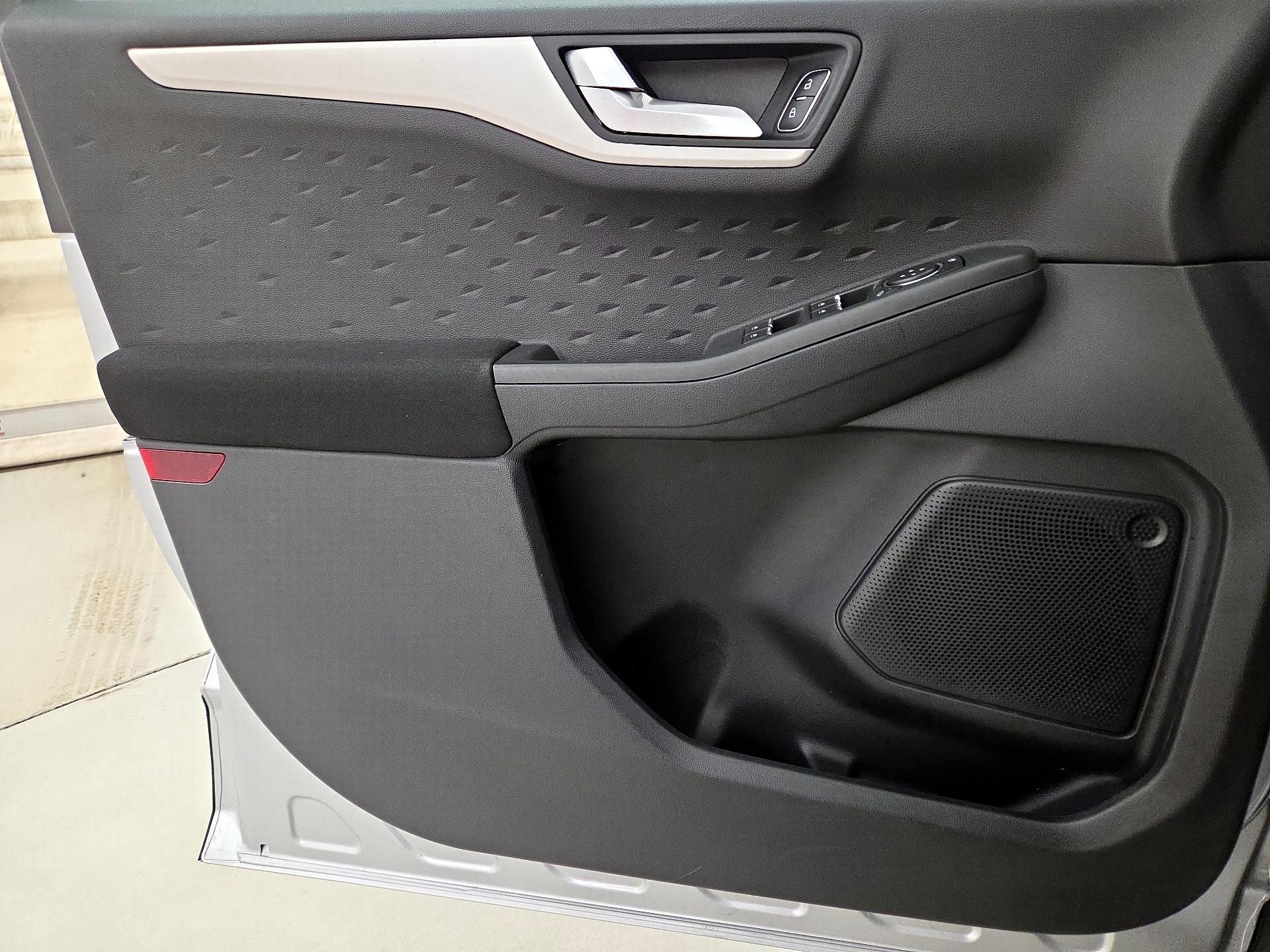 Thumbnail: 2020 Ford Escape - 12