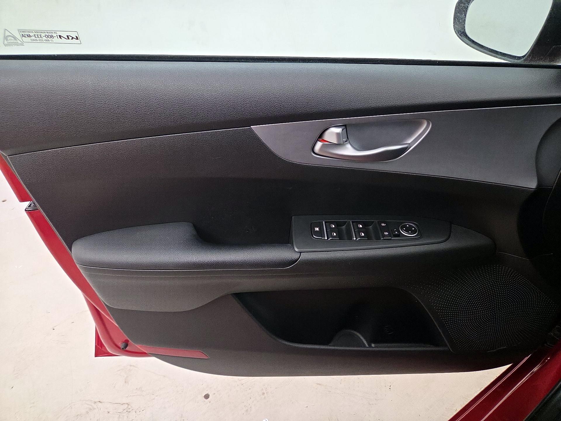 Thumbnail: 2023 Kia Forte - 12