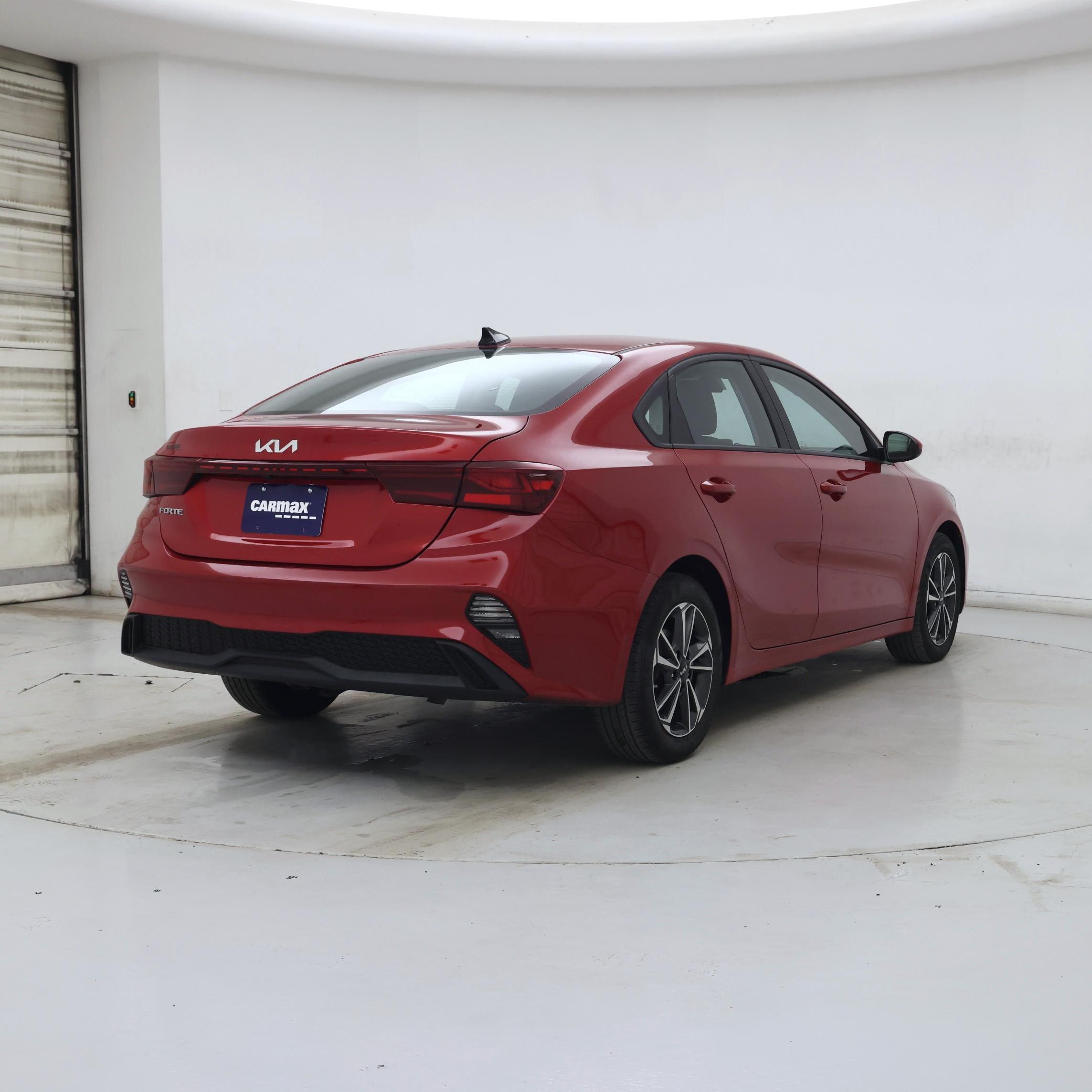 Thumbnail: 2023 Kia Forte - 8