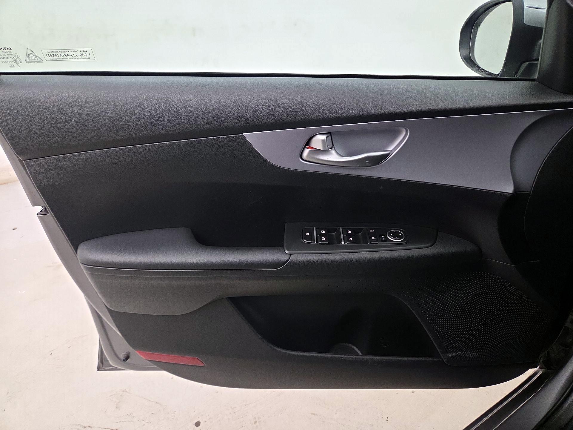 Thumbnail: 2024 Kia Forte - 12