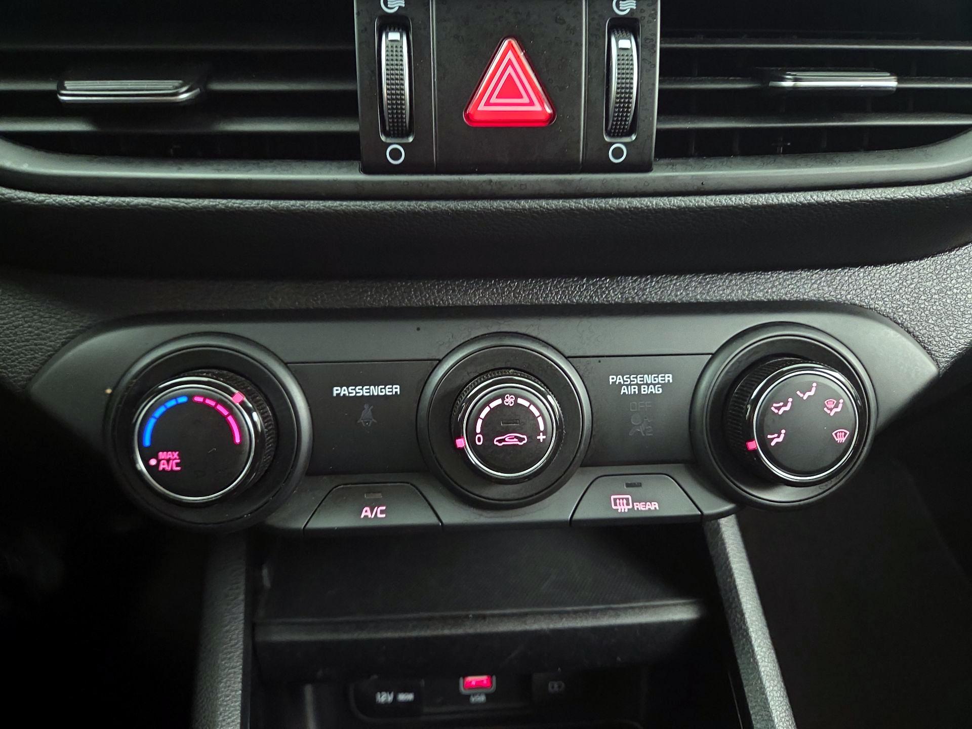 Thumbnail: 2024 Kia Forte - 16