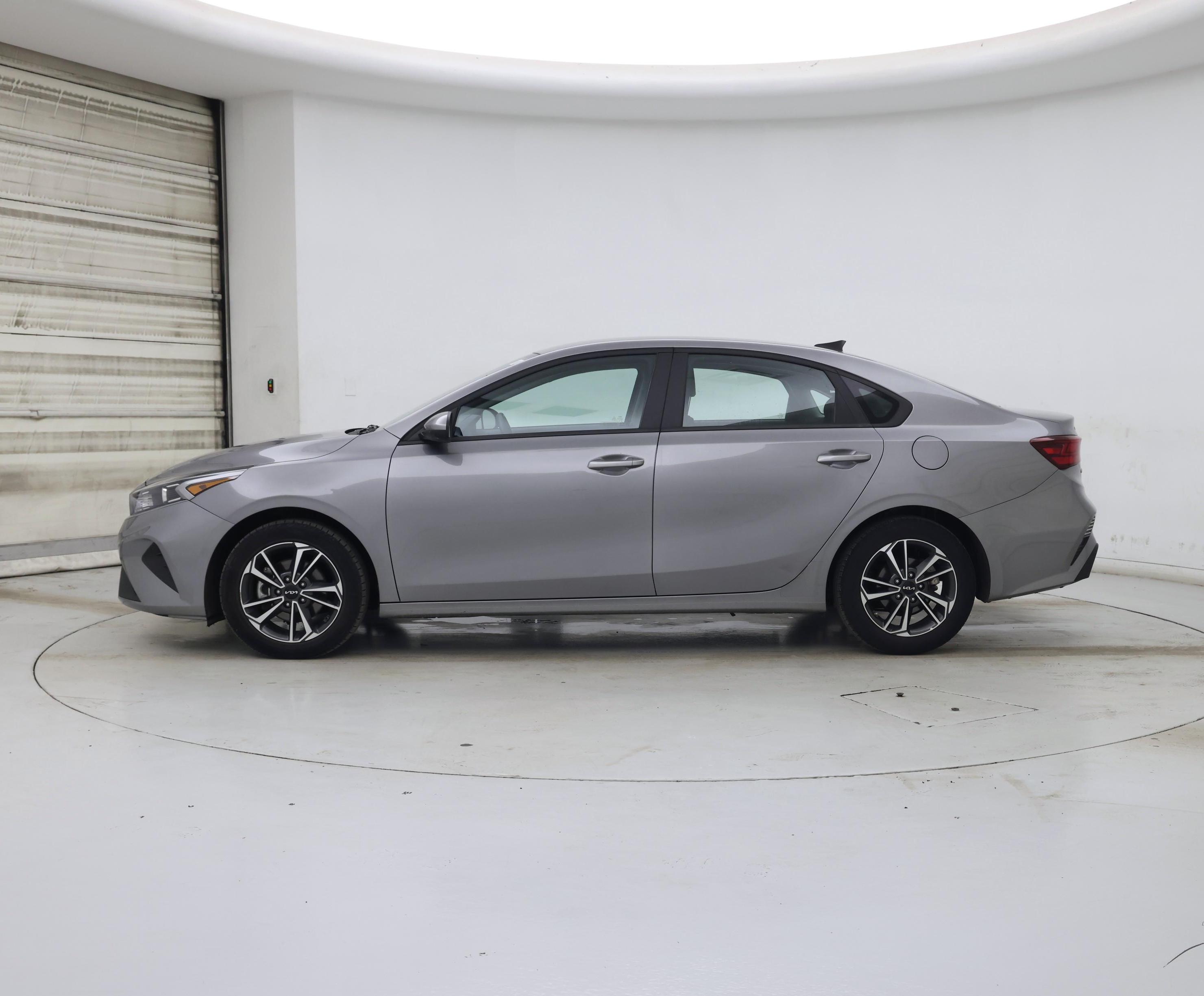 Thumbnail: 2024 Kia Forte - 3