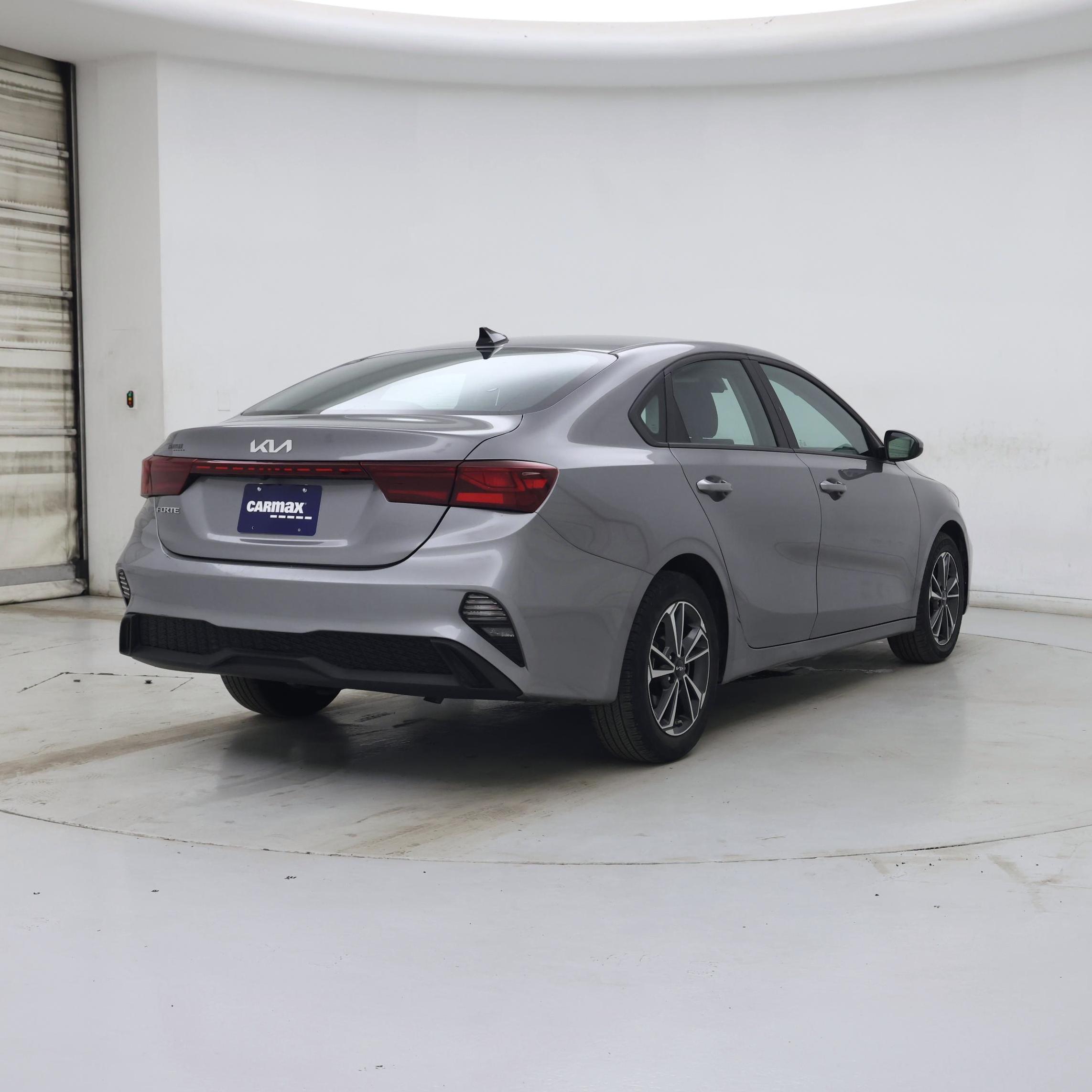 Thumbnail: 2024 Kia Forte - 8