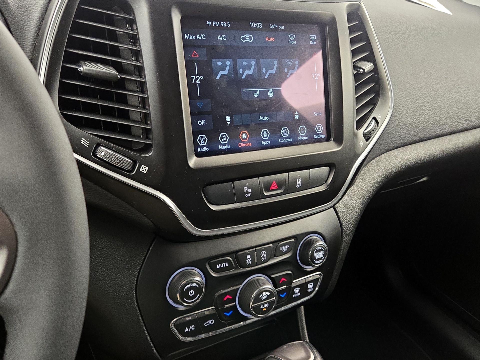 Thumbnail: 2022 Jeep Cherokee - 16