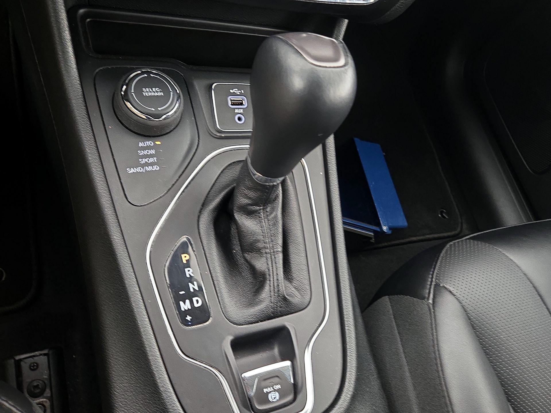 Thumbnail: 2022 Jeep Cherokee - 17