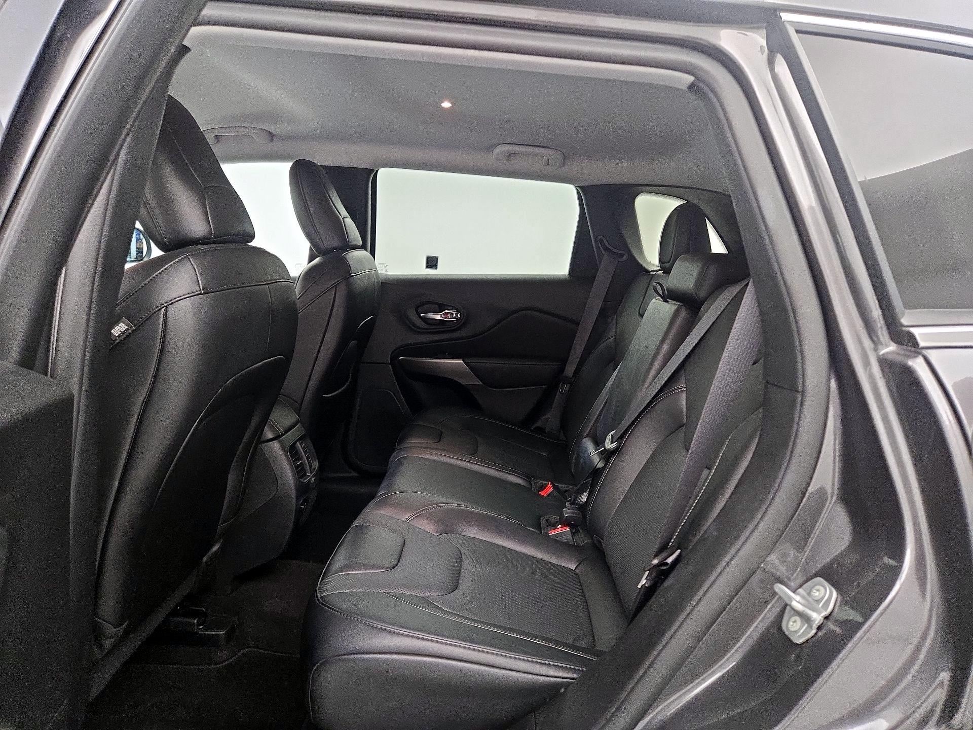 Thumbnail: 2022 Jeep Cherokee - 19