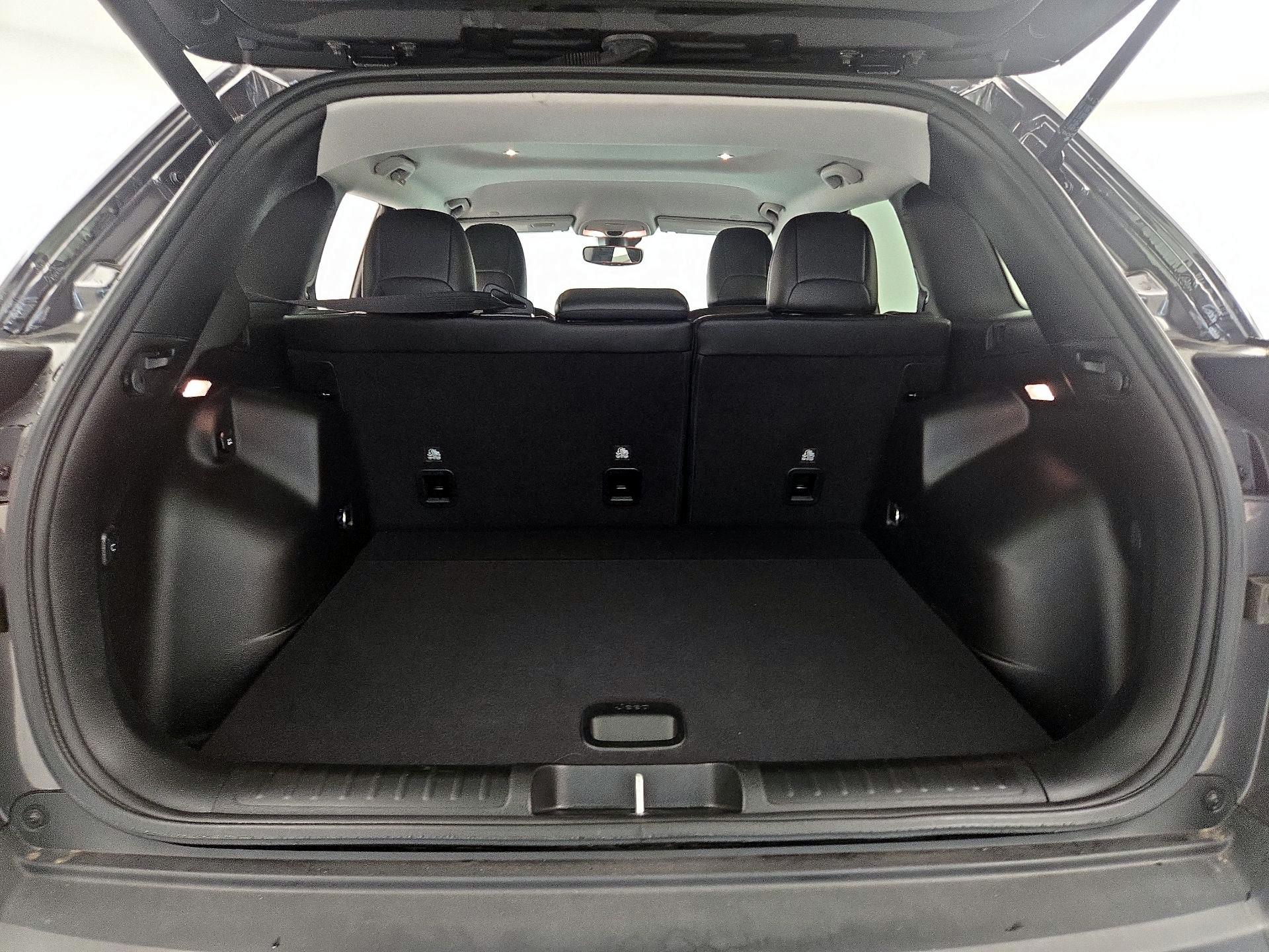 Thumbnail: 2022 Jeep Cherokee - 20