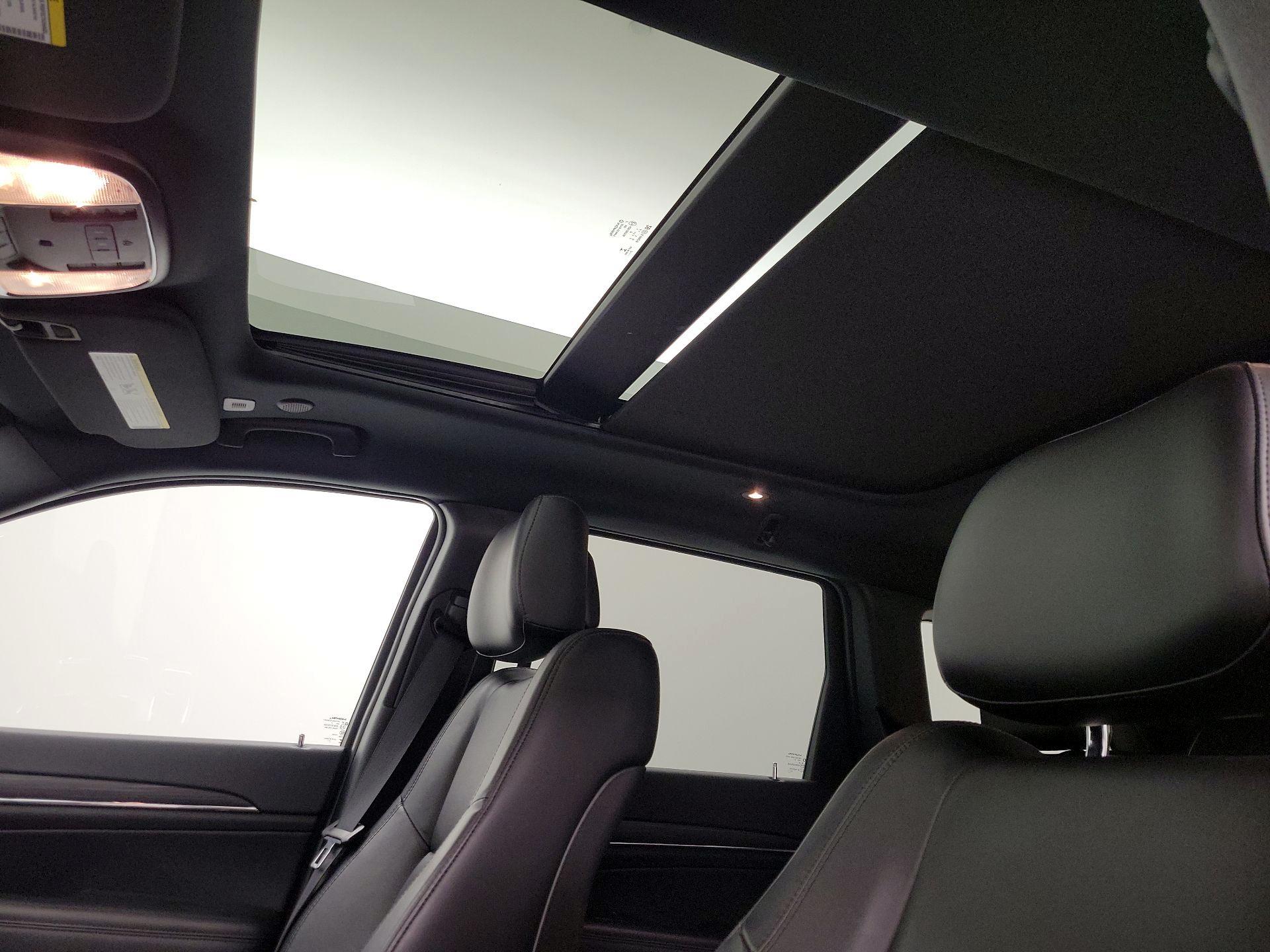 Thumbnail: 2021 Jeep Grand Cherokee - 20