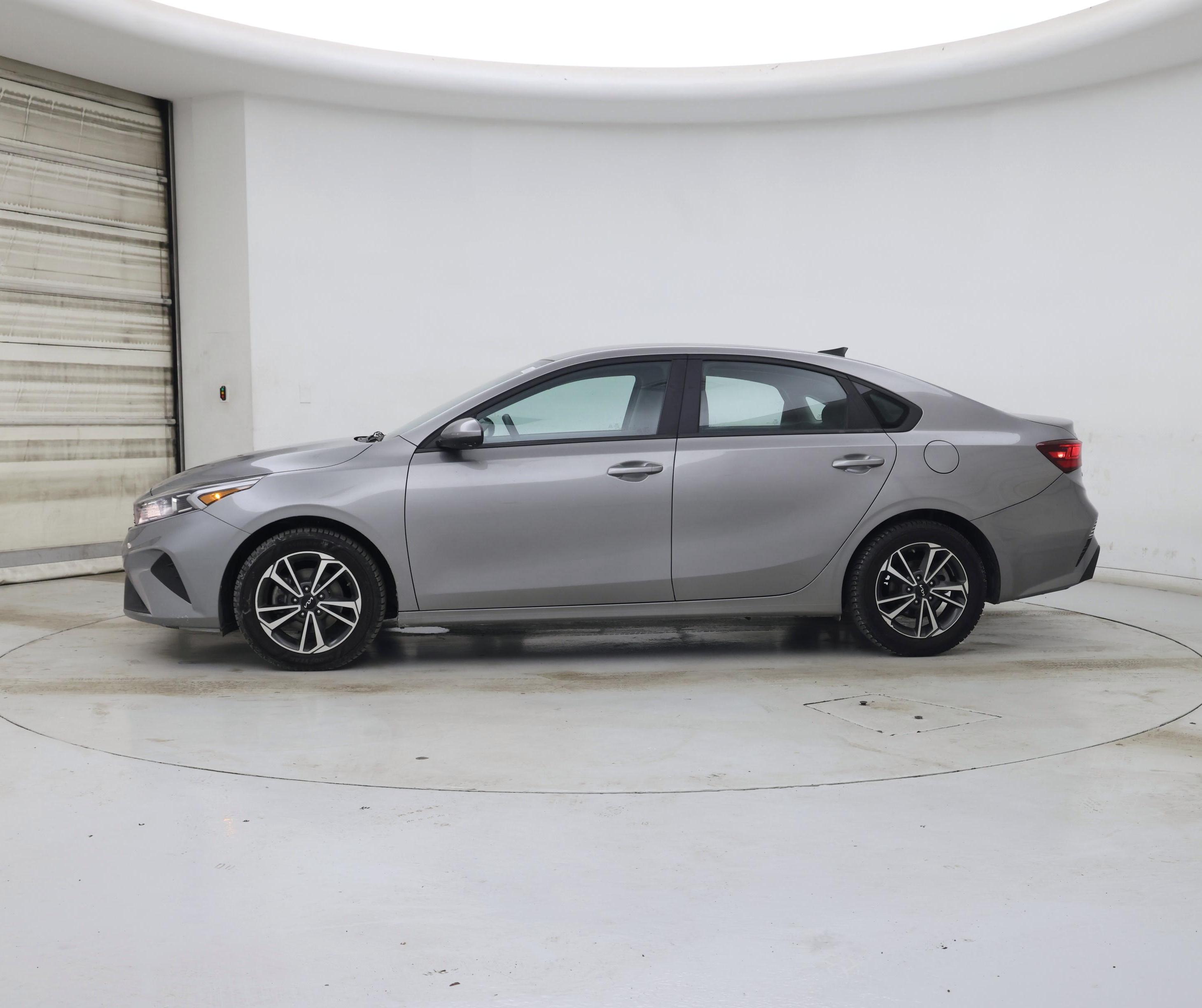 Thumbnail: 2023 Kia Forte - 3