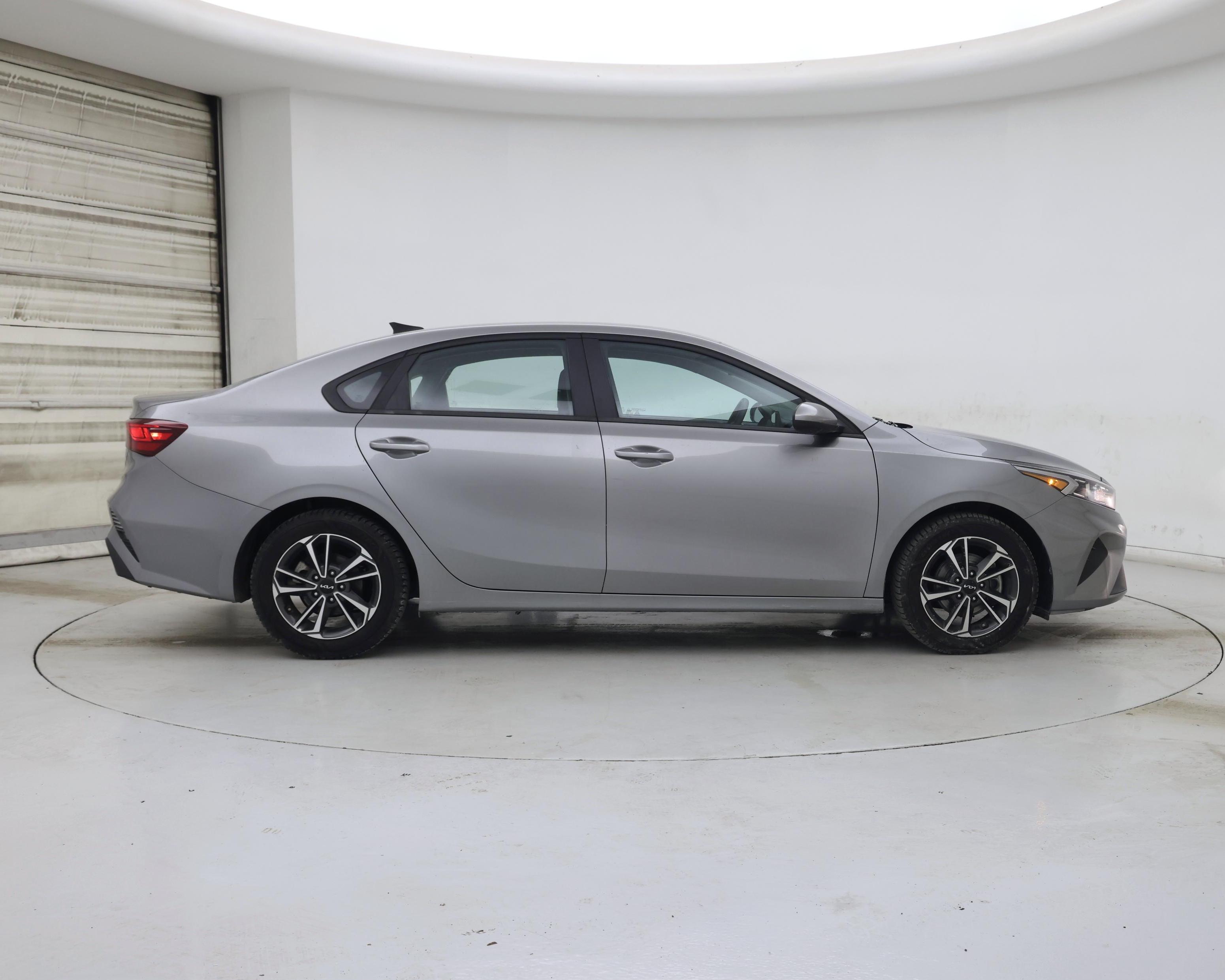 Thumbnail: 2023 Kia Forte - 7