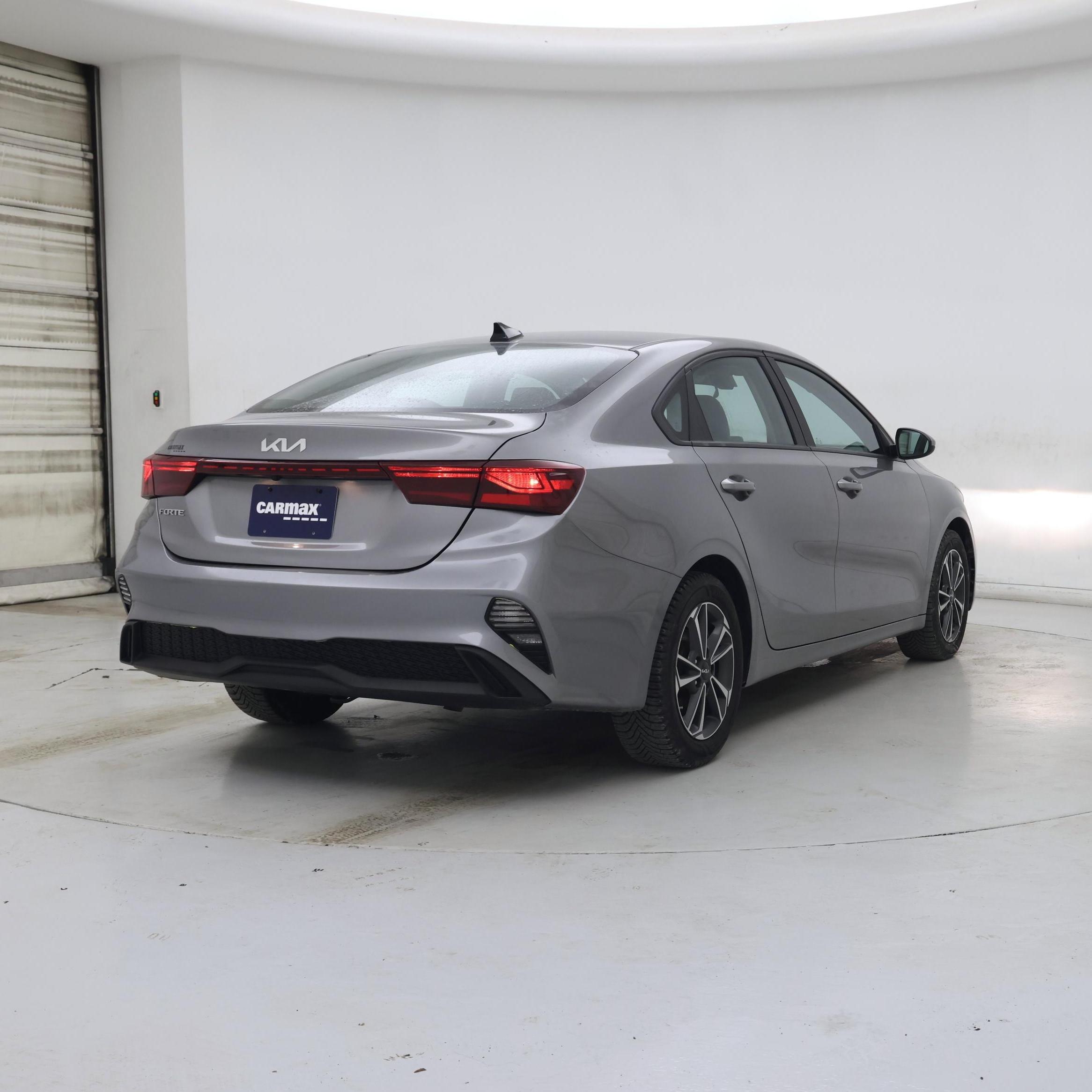 Thumbnail: 2023 Kia Forte - 8